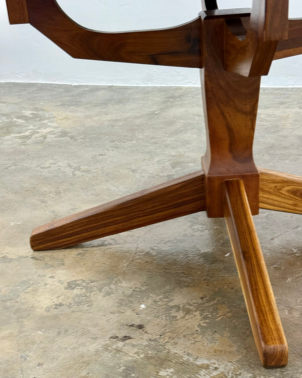 EXTENDABLE VINTAGE DINING TABLE - KIAAT