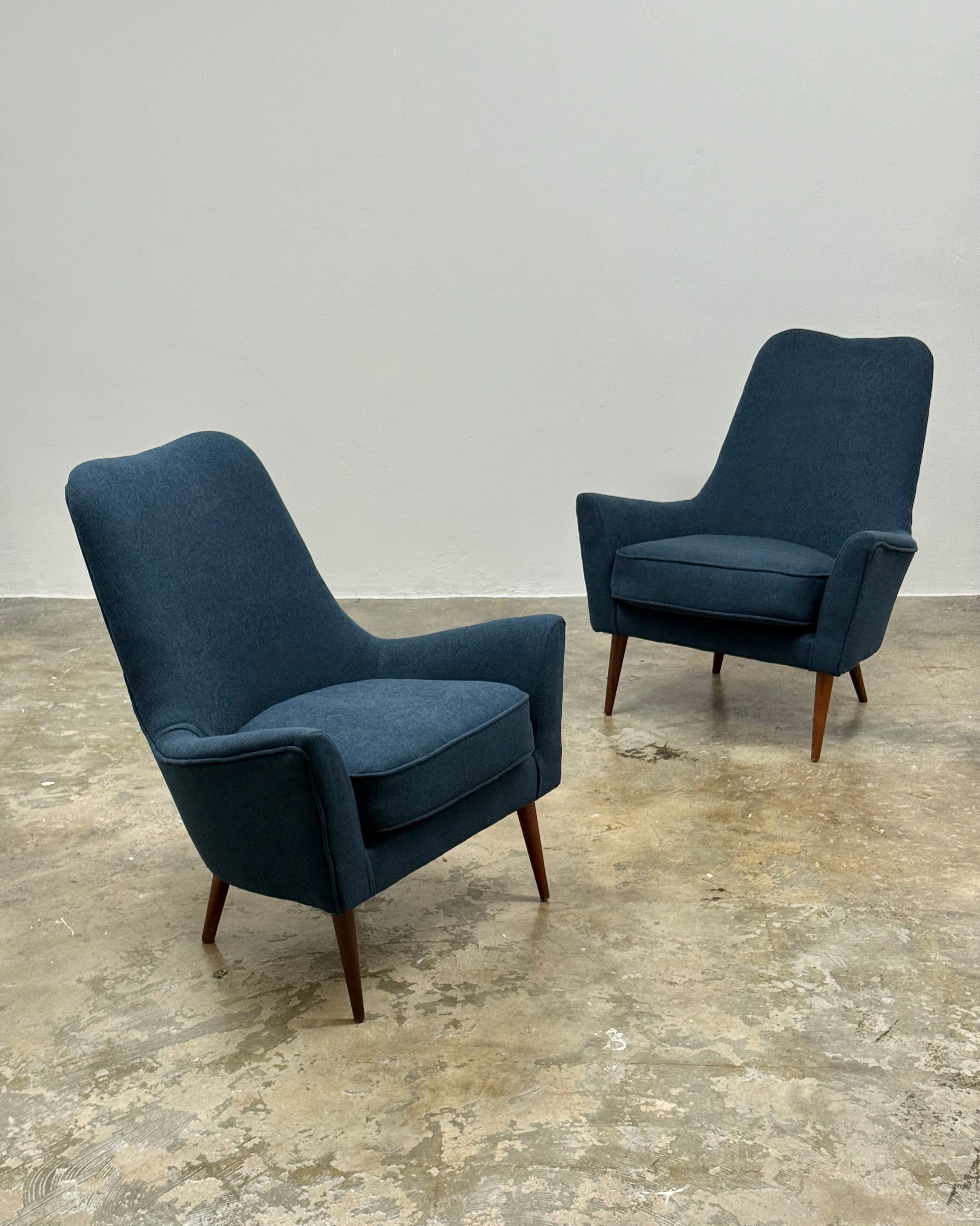 RETRO LOUNGE CHAIR PAIR