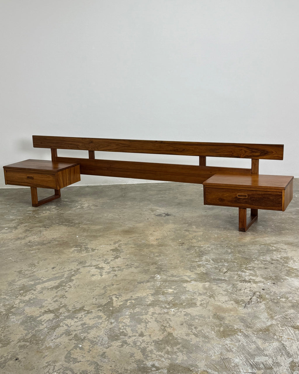 MID-CENTURY KIAAT HEADBOARD (QUEEN)
