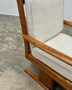 MID-CENTURY ARMCHAIR IN KIAAT