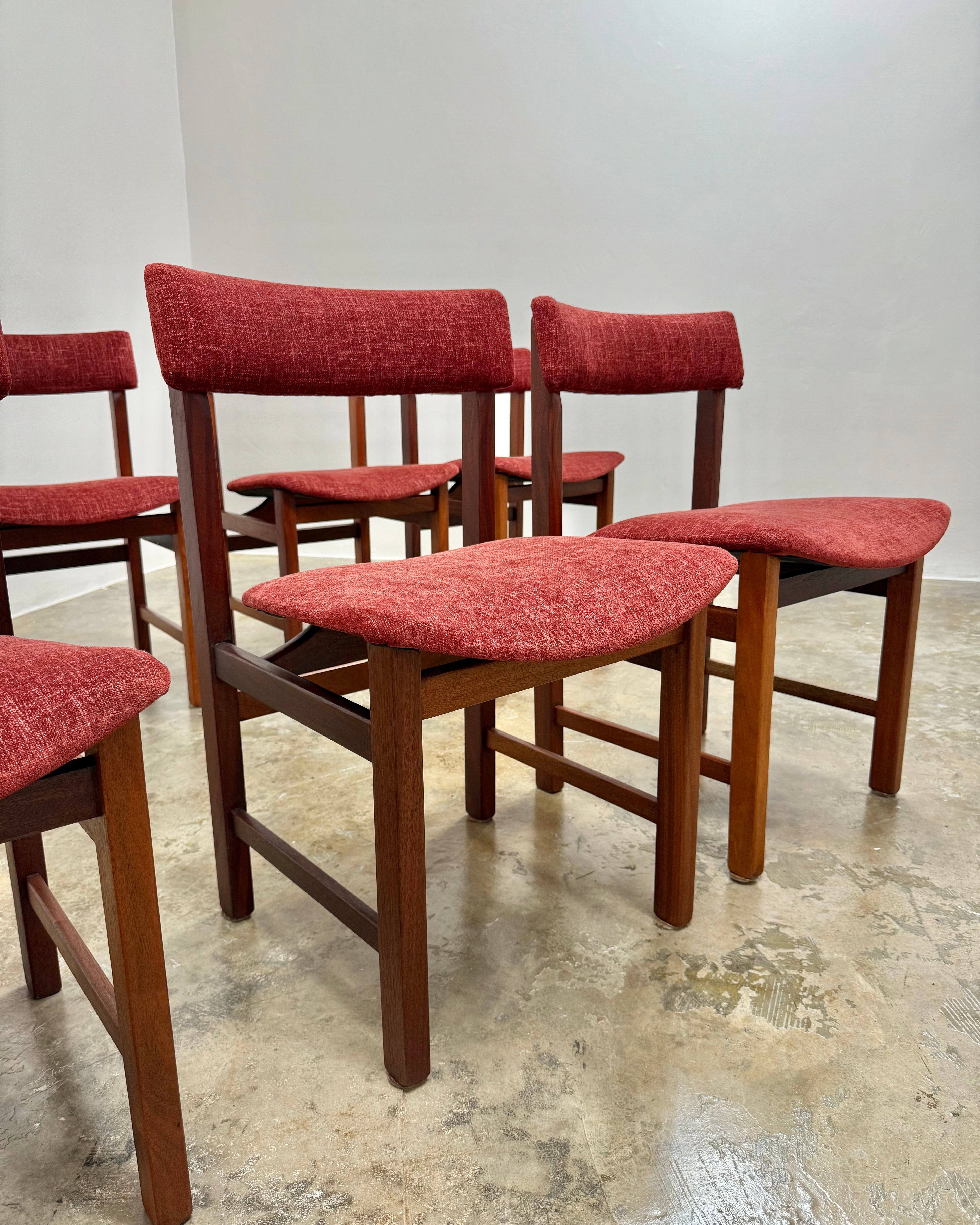 6 x MID-CENTURY DINING CHAIRS