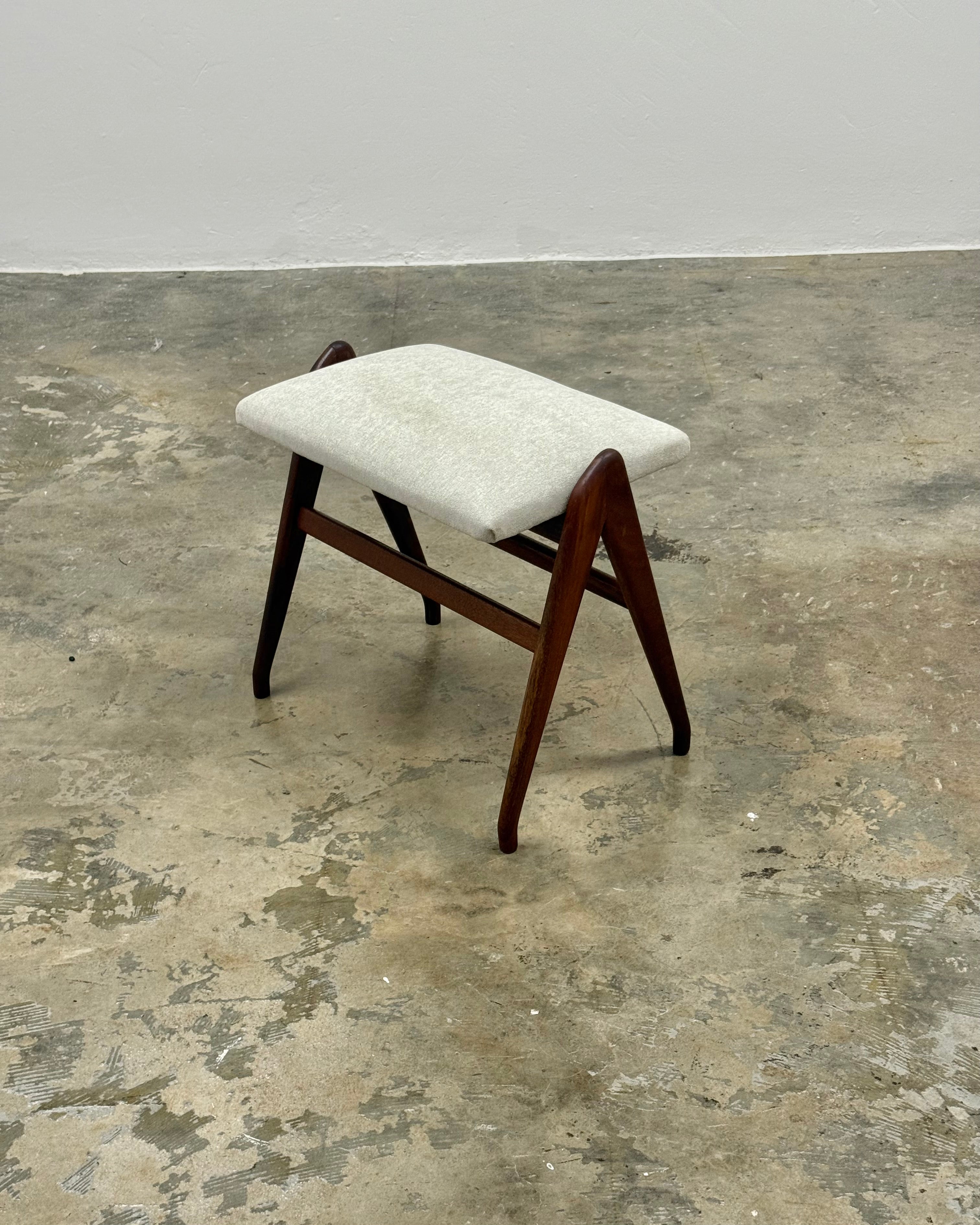 MID-CENTURY STOOL