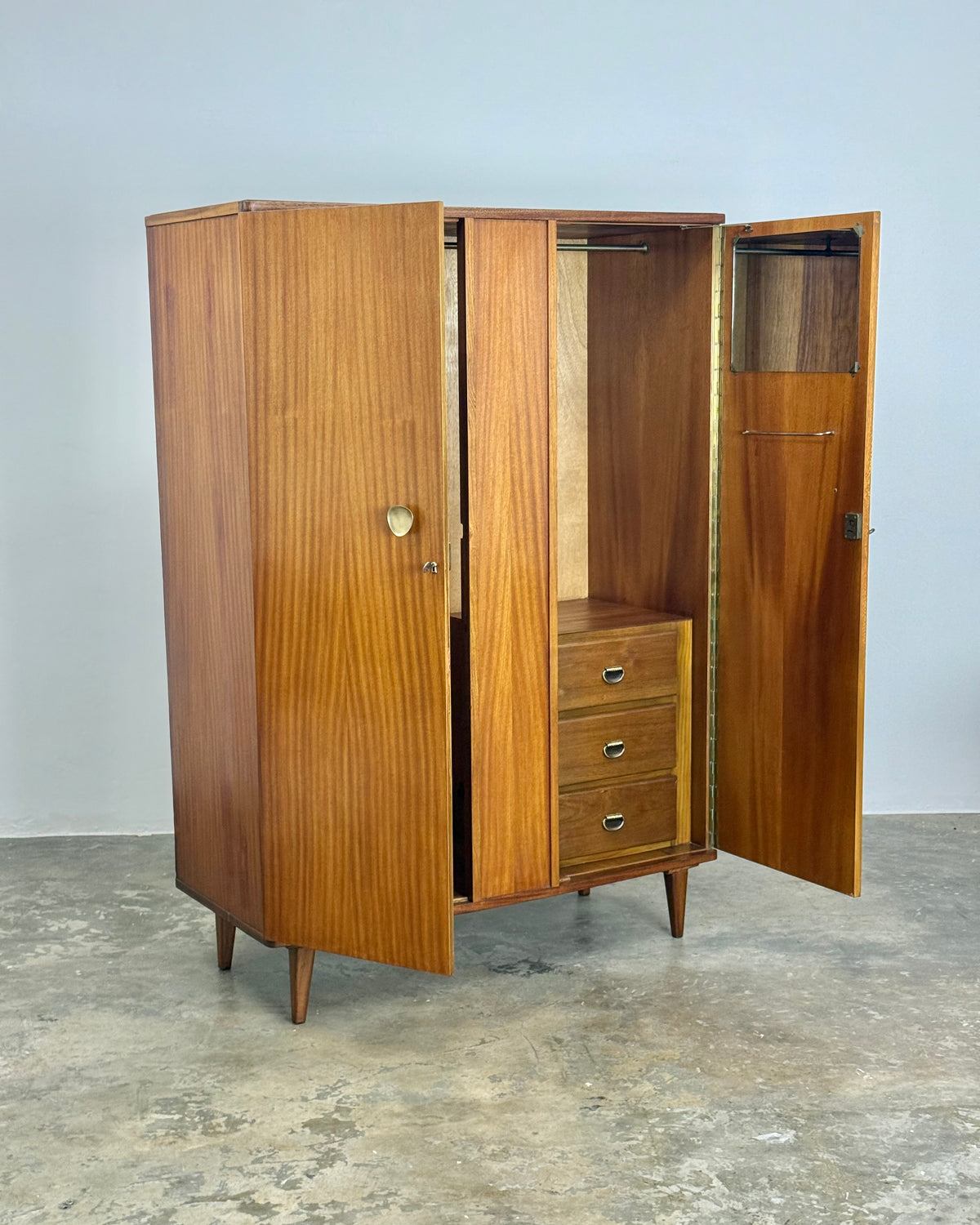 MEDIUM SIZED MID-CENTURY WARDROBE