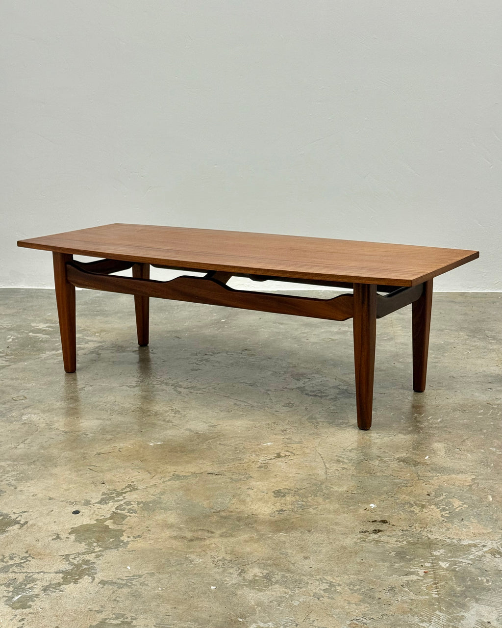 MID-CENTURY COFFEE TABLE