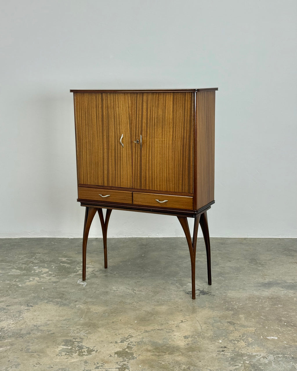 MID-CENTURY DRINKS CABINET