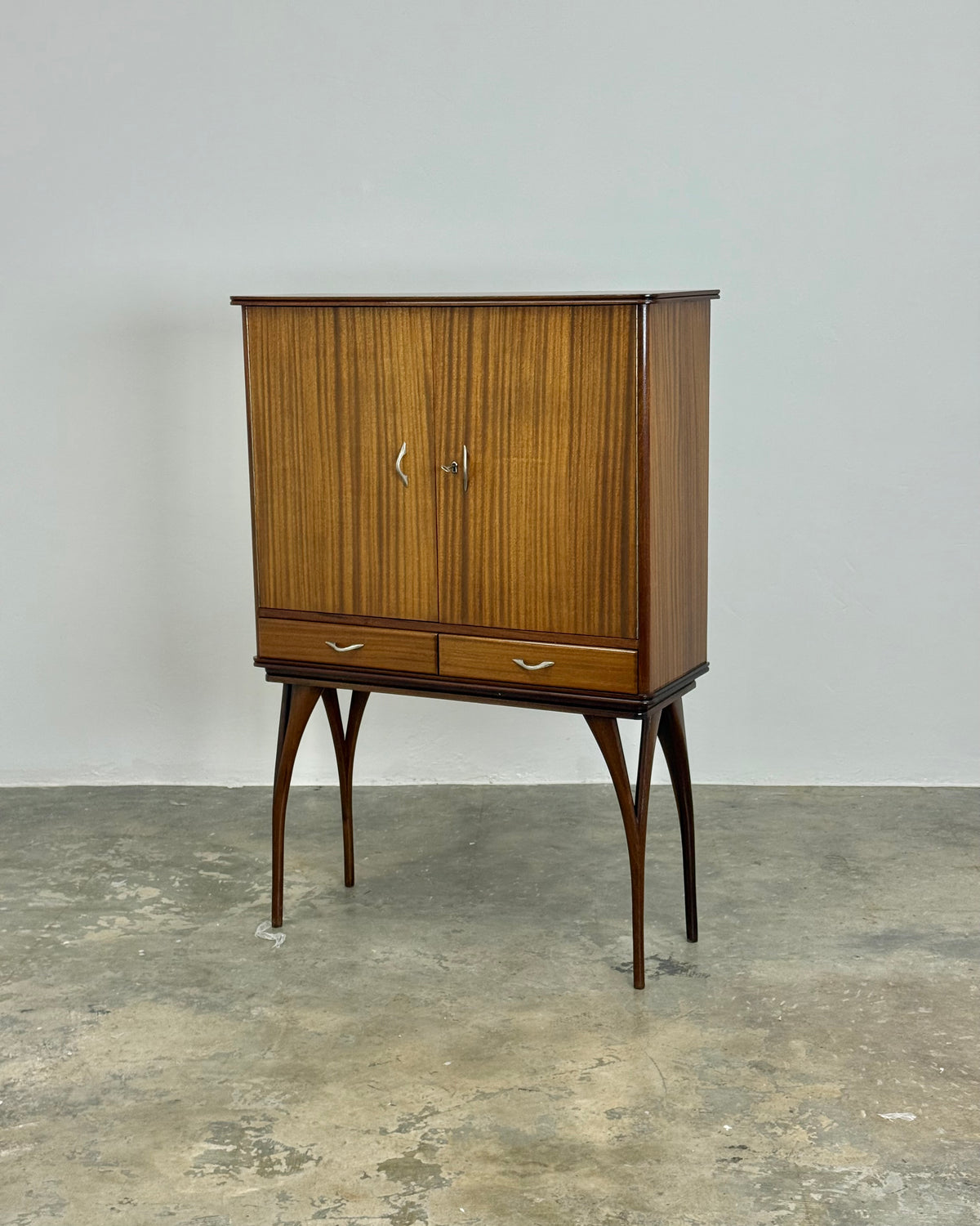 MID-CENTURY DRINKS CABINET