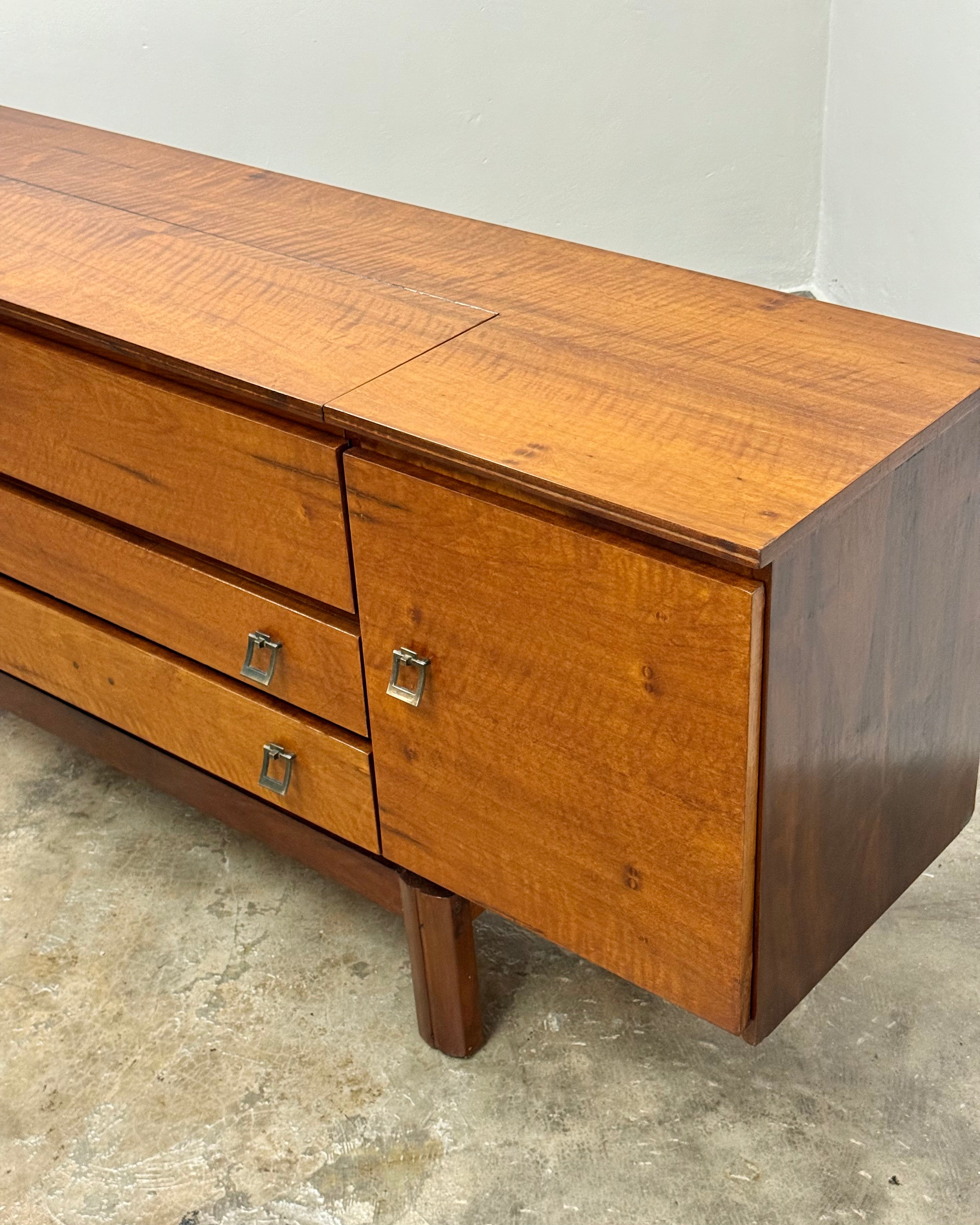MID-CENTURY SIDEBOARD