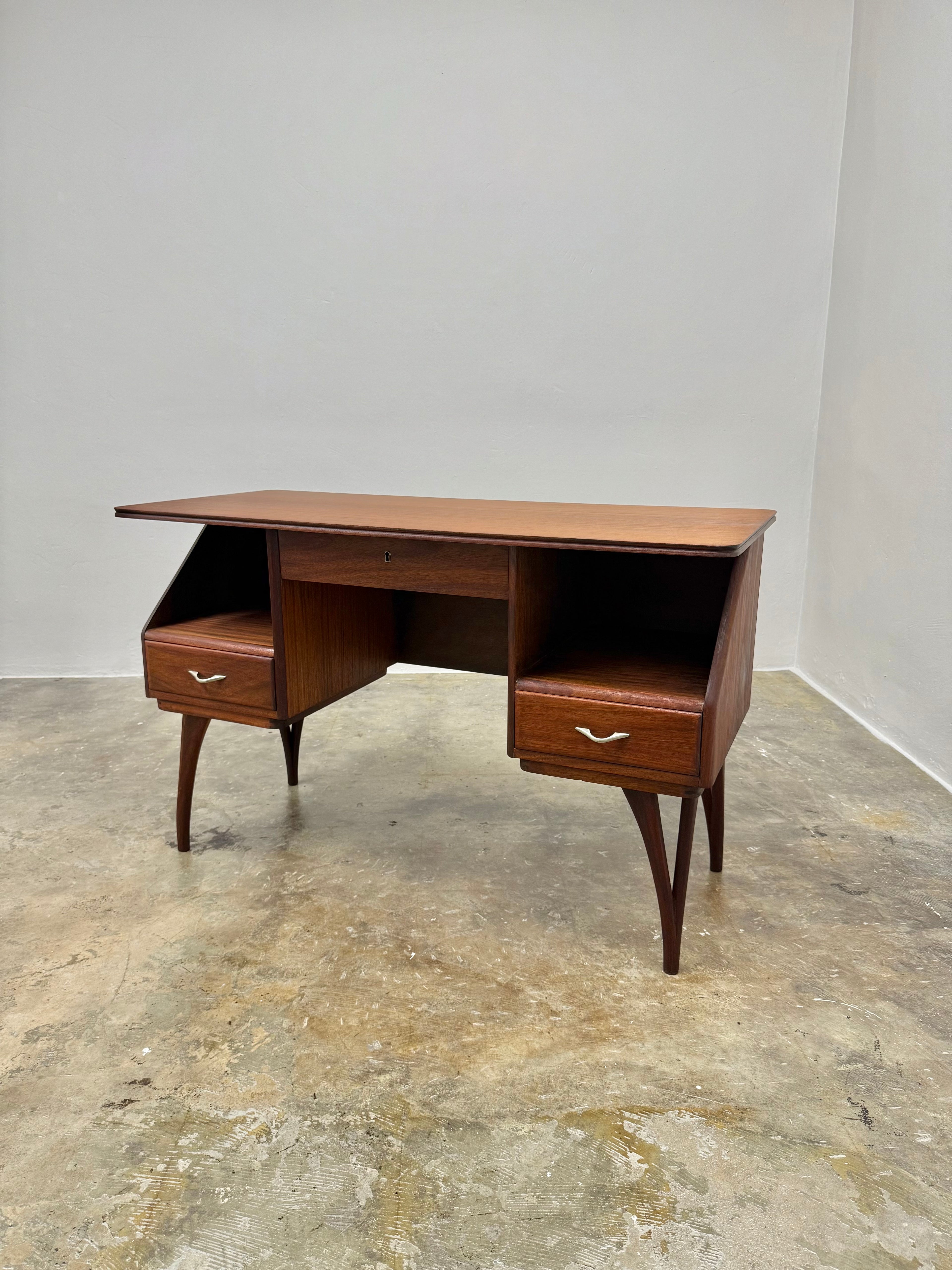 DS VORSTER DESK / DRESSER