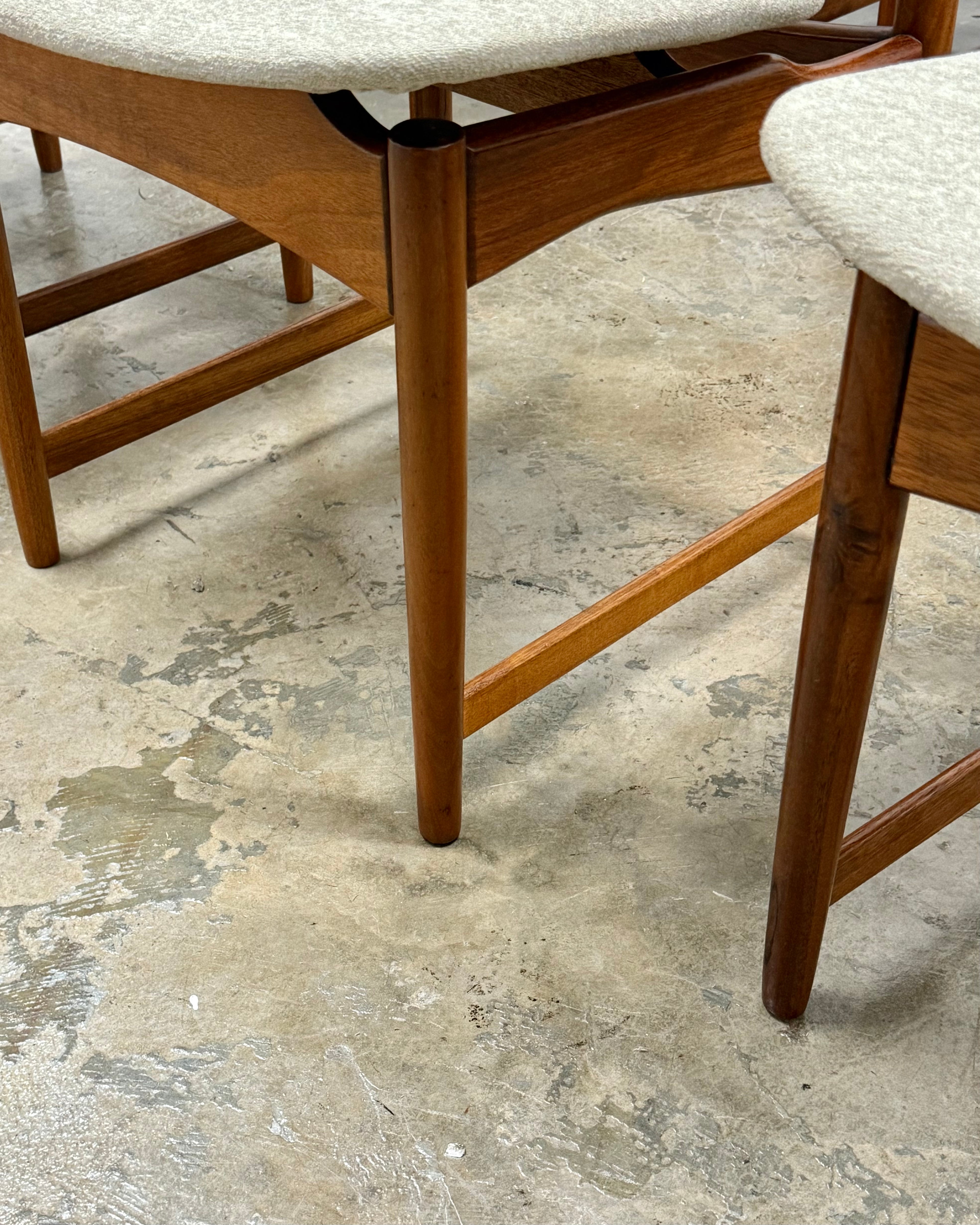 SET OF 8 x FRYSTARK DINING CHAIRS
