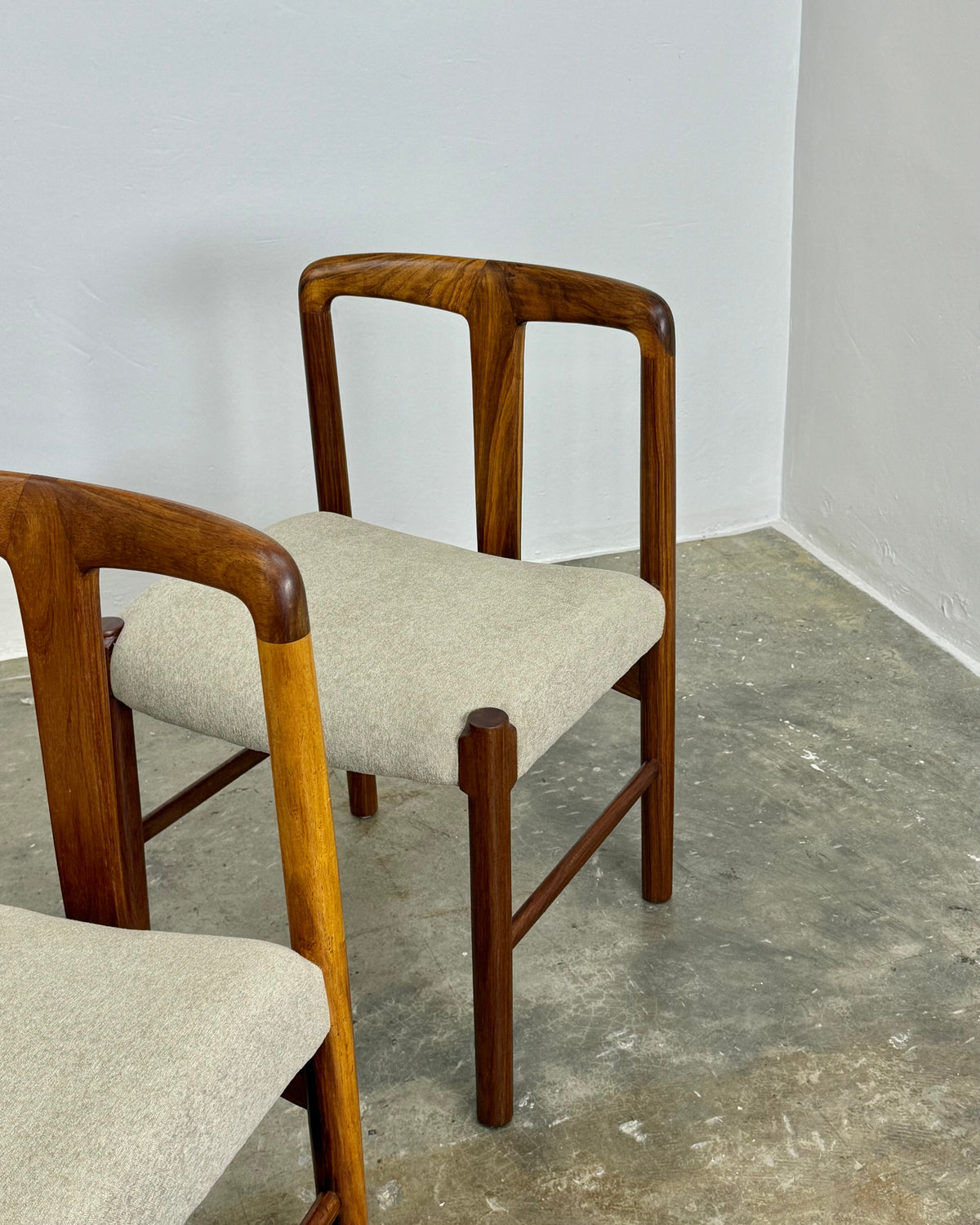 SET OF 6 X MID-CENTURY DINING CHAIRS BY ARTECASA