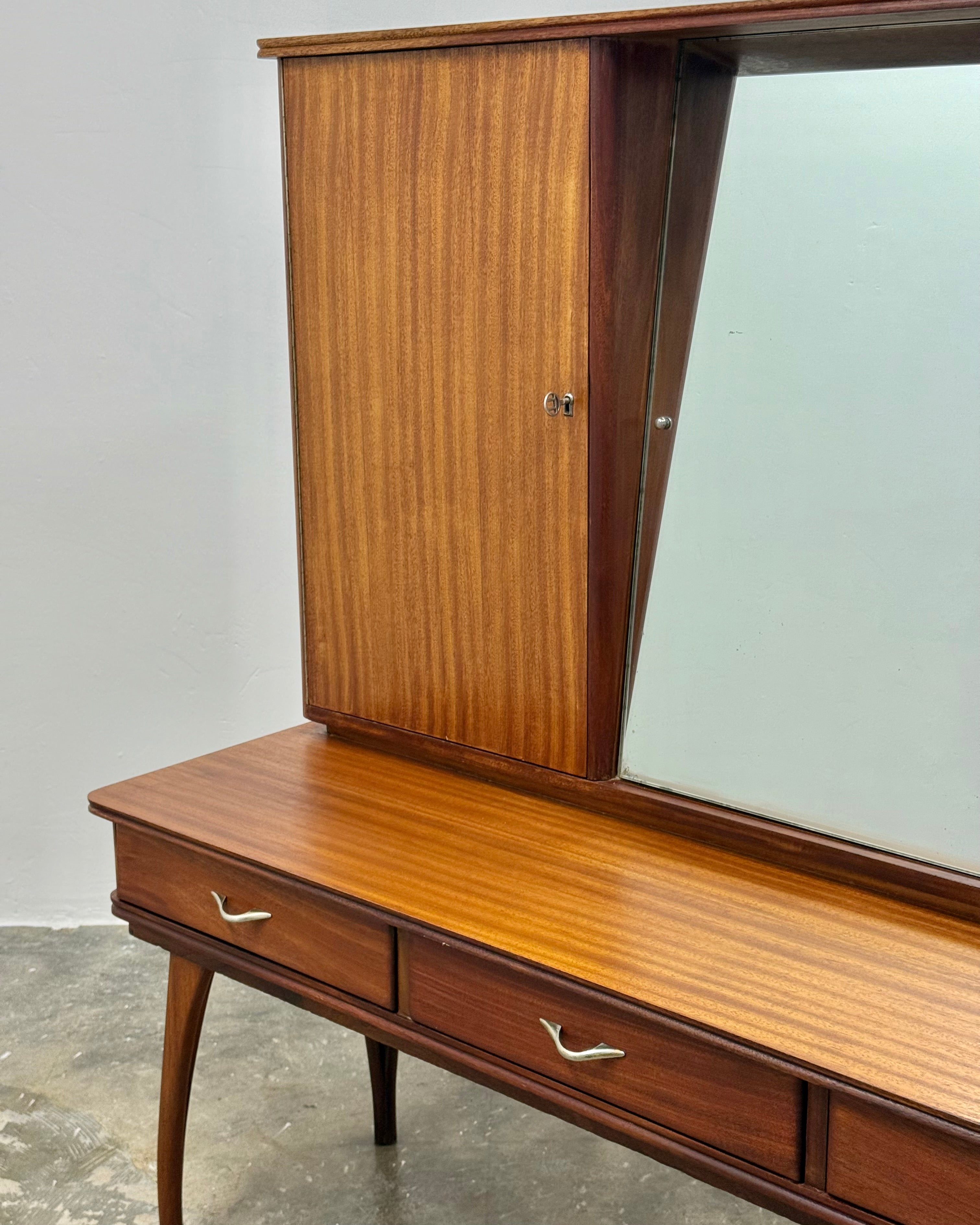 MID-CENTURY DRESSING TABLE BY DS VORSTER