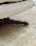 MID-CENTURY SWIVEL CHAIR BY GRAFTON EVEREST