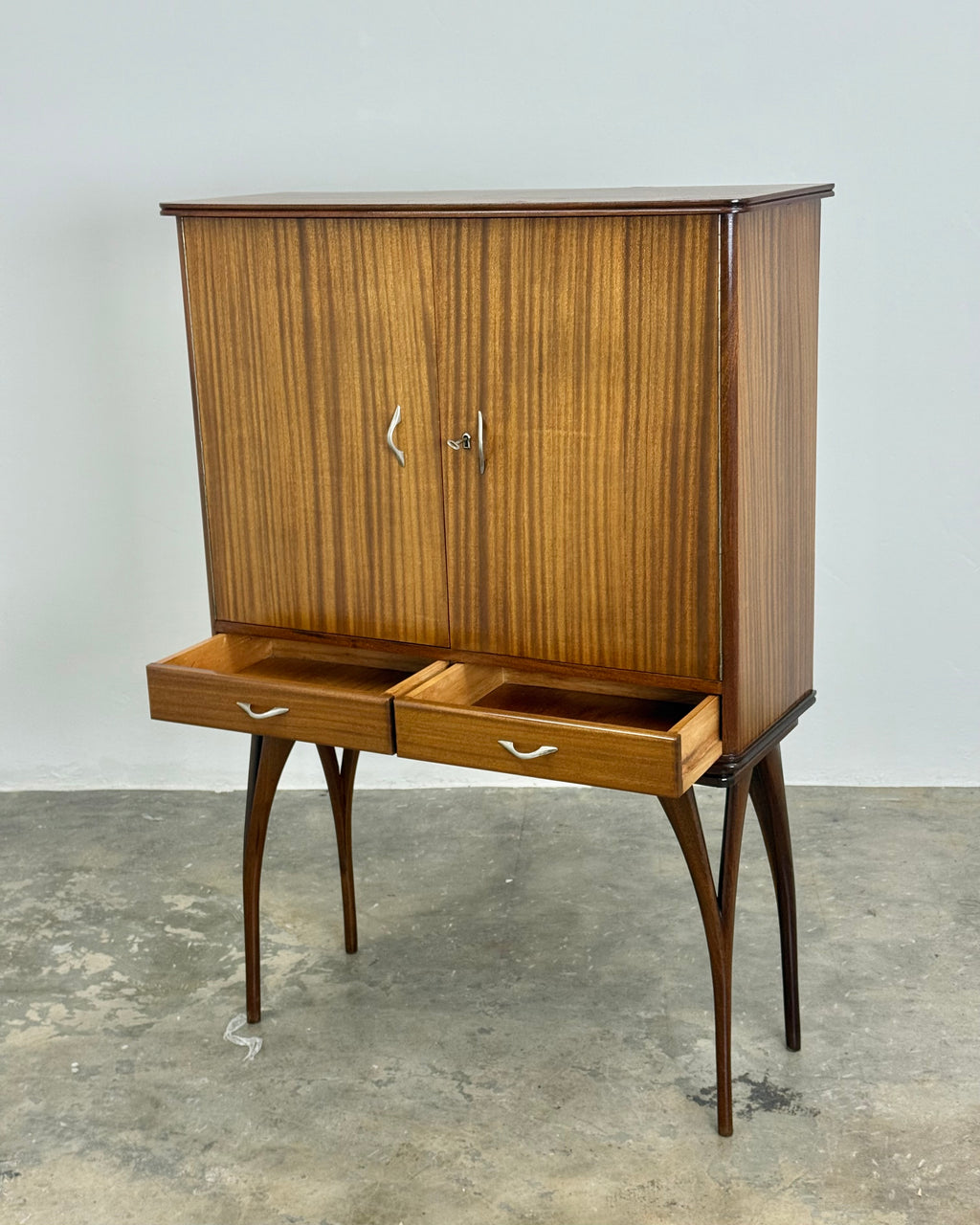 MID-CENTURY DRINKS CABINET
