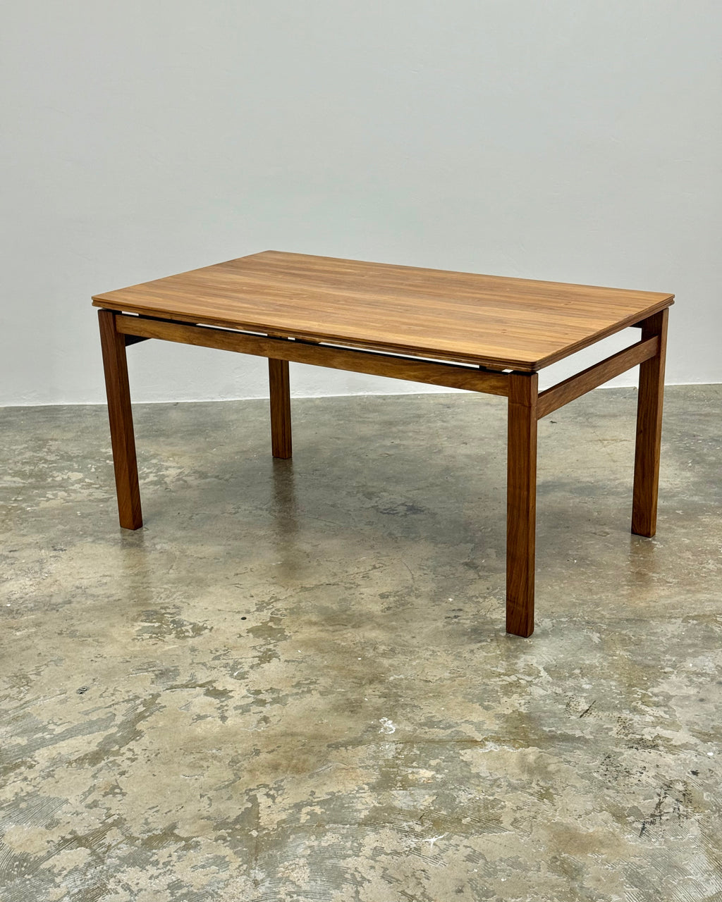 6 SEATER DINING TABLE BY NOVOCRAFT