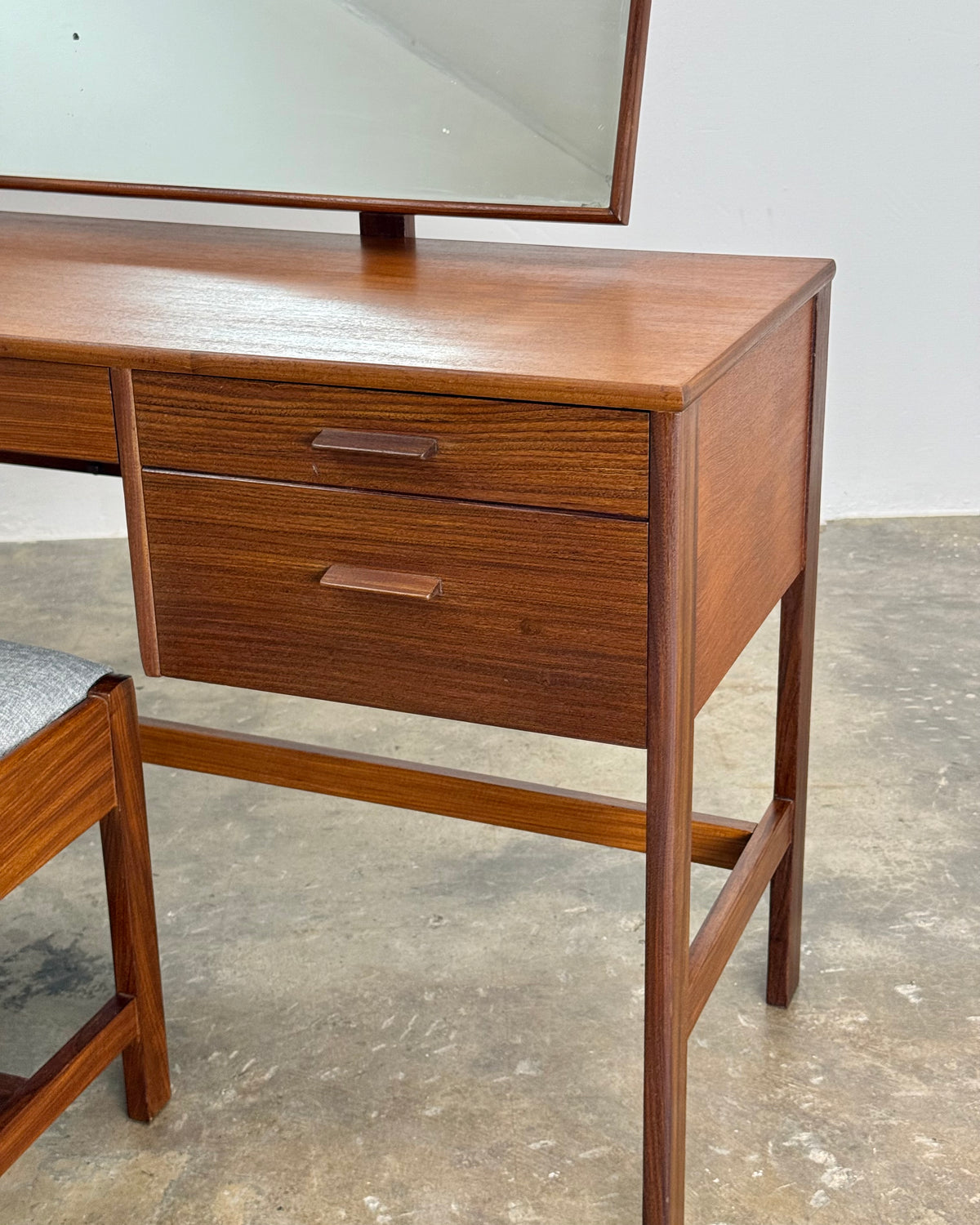 MID-CENTURY TEAK DRESSING TABLE & STOOL