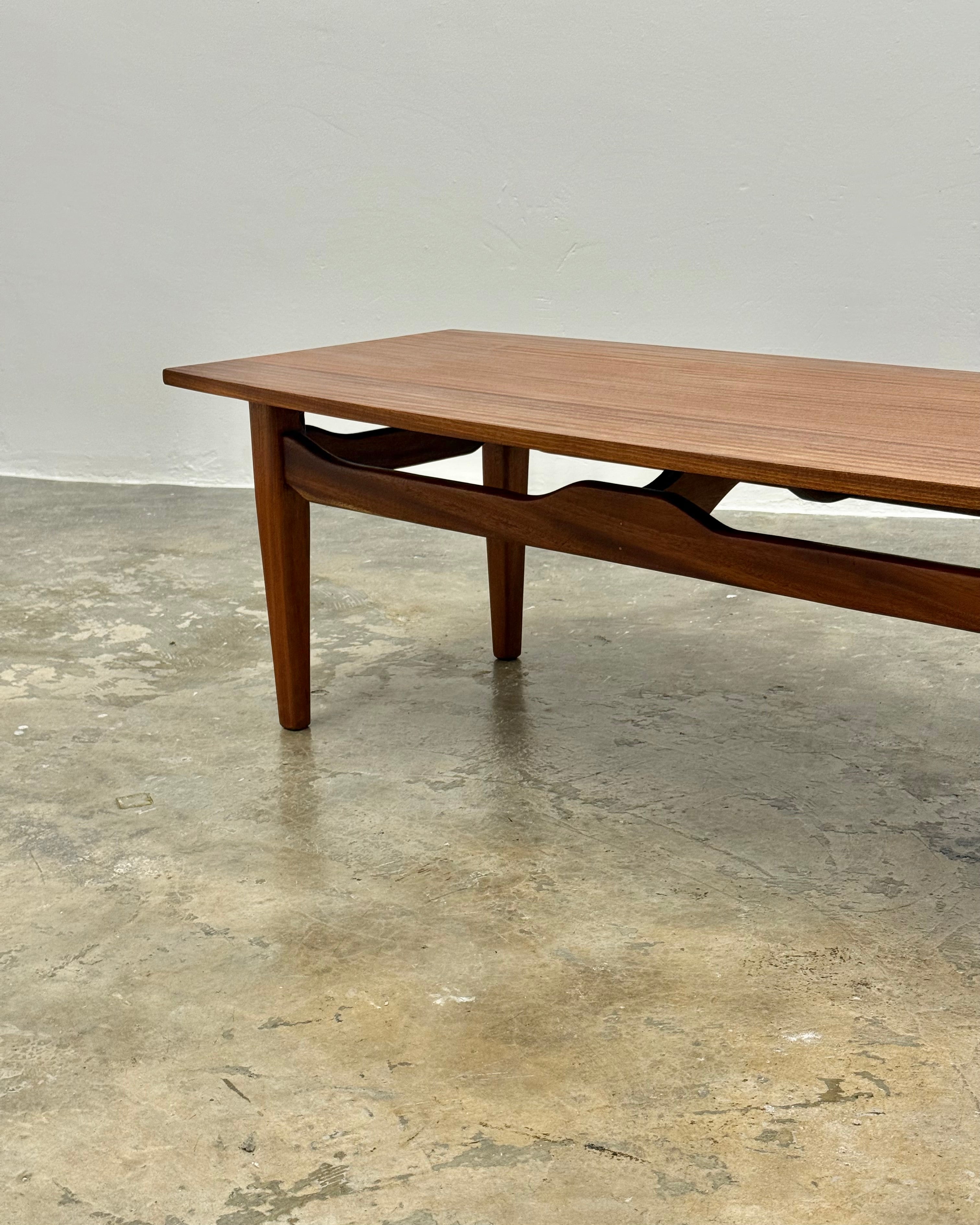 MID-CENTURY COFFEE TABLE