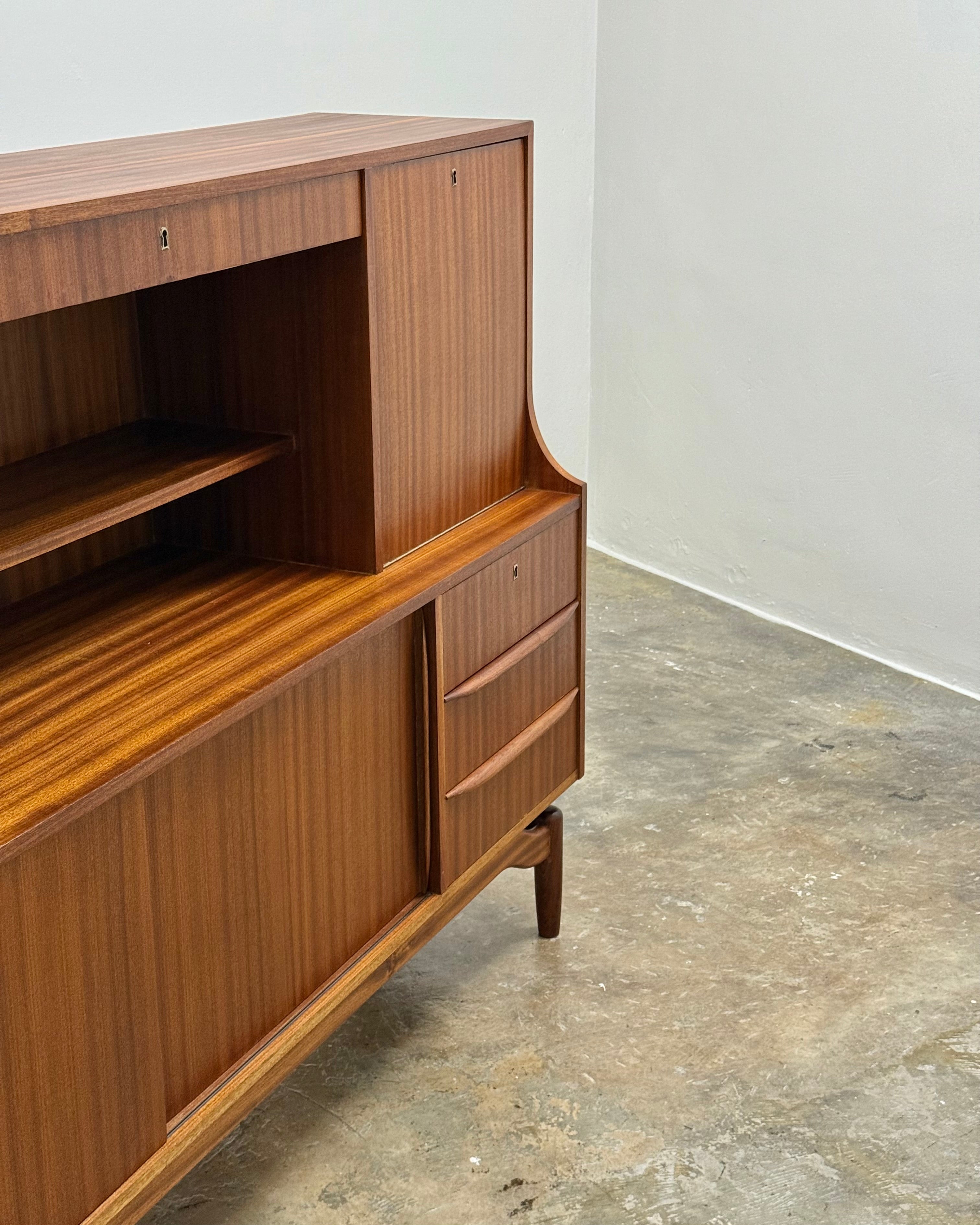MID-CENTURY HIGHBOARD BY DUROS