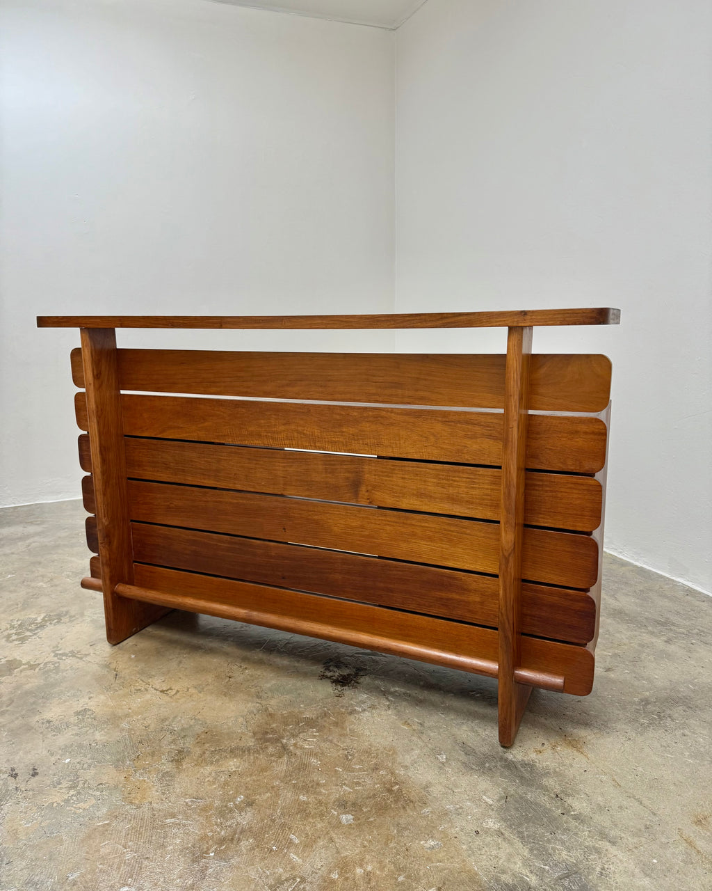 KIAAT BAR BY JOHN TABRAHAM