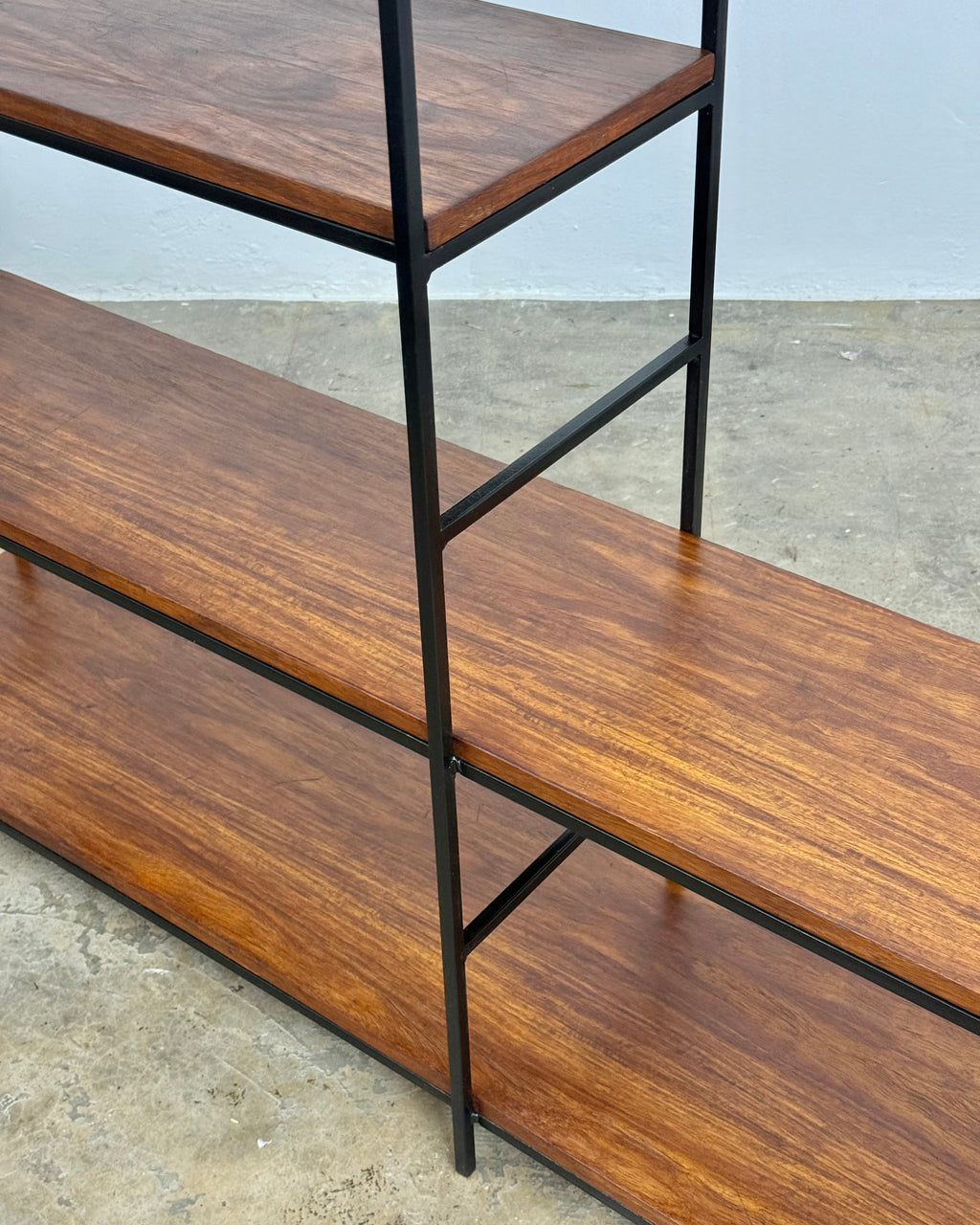 RETRO DISPLAY STAND / ROOM DIVIDER