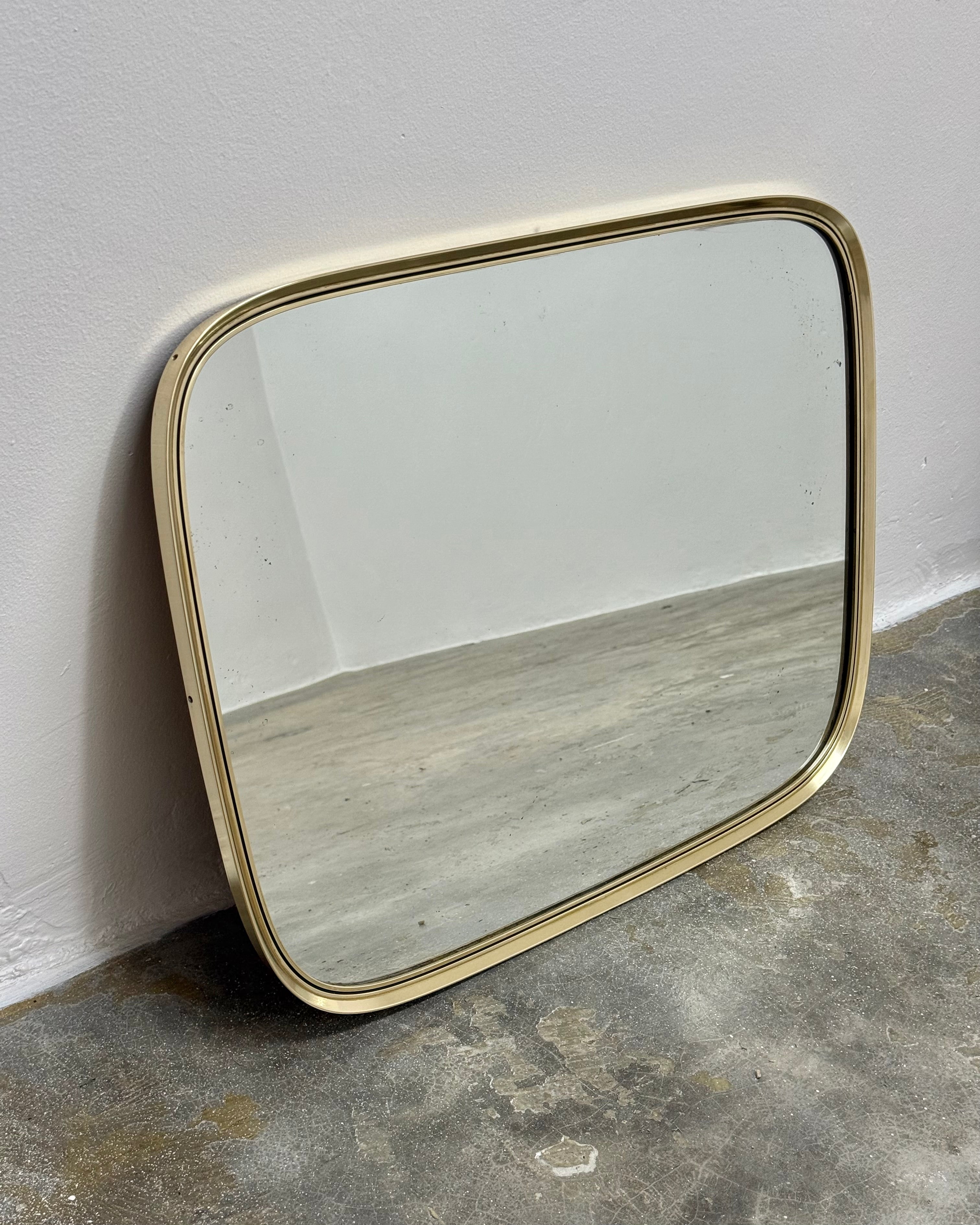 RETRO MIRROR - SOLID BRASS