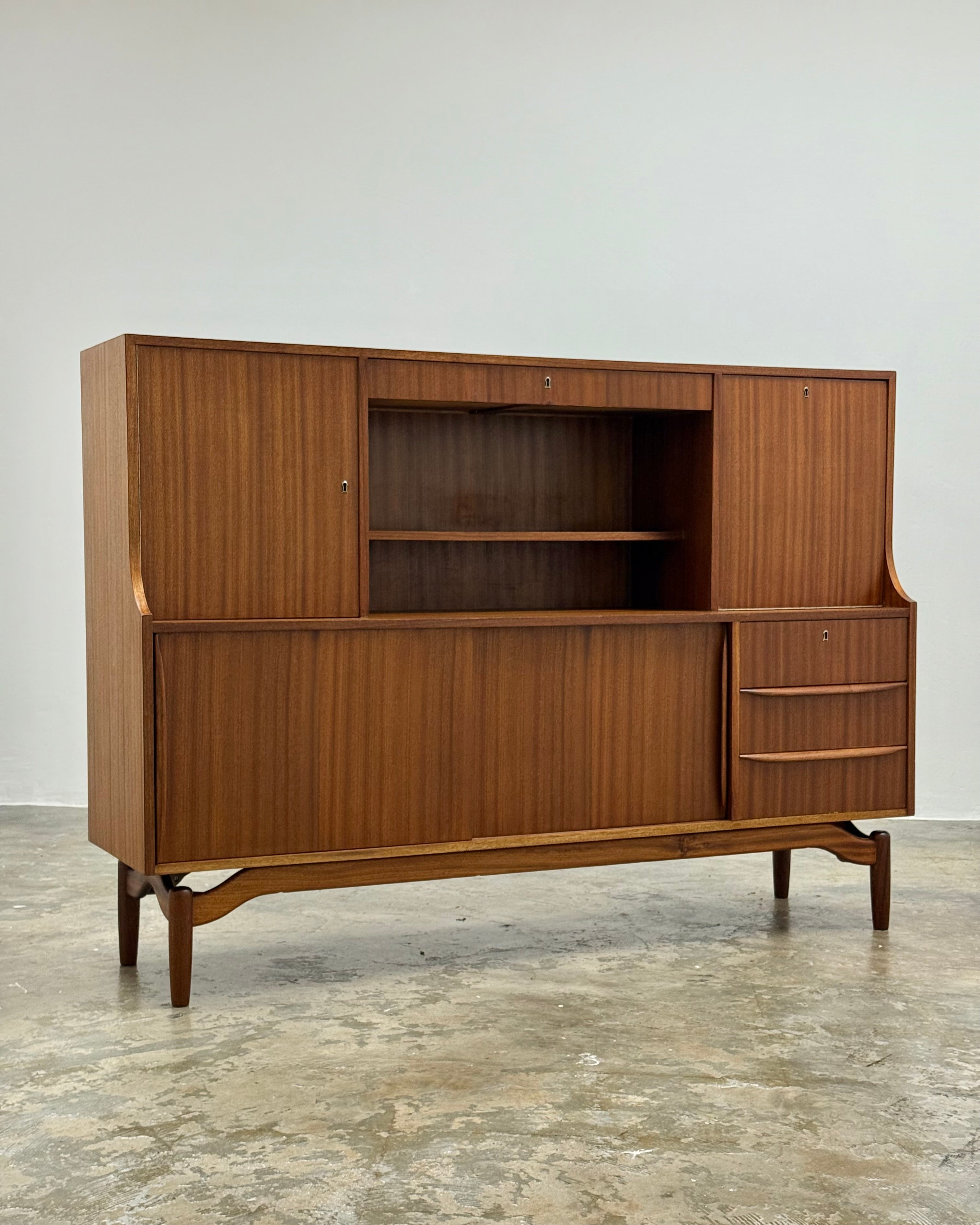 MID-CENTURY HIGHBOARD BY DUROS