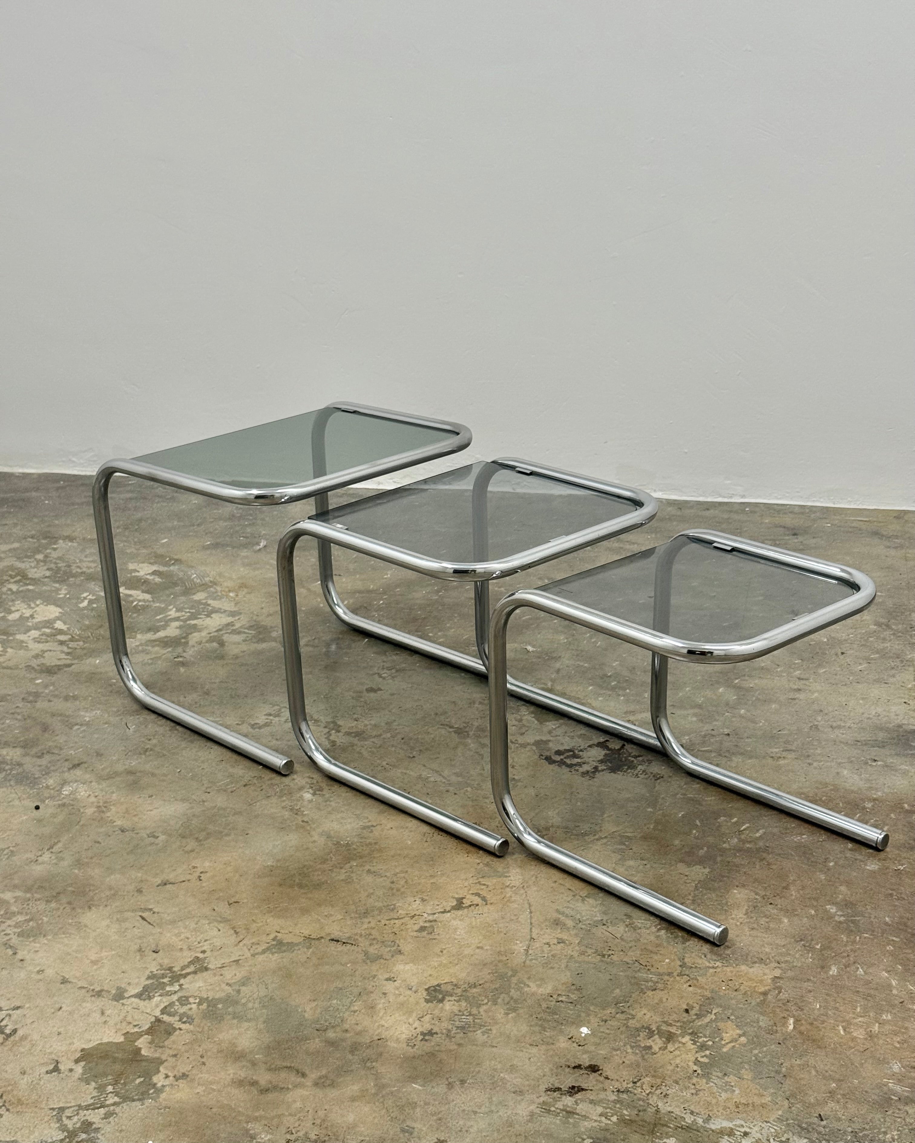 RETRO SET OF 3 CHROME NESTING TABLES