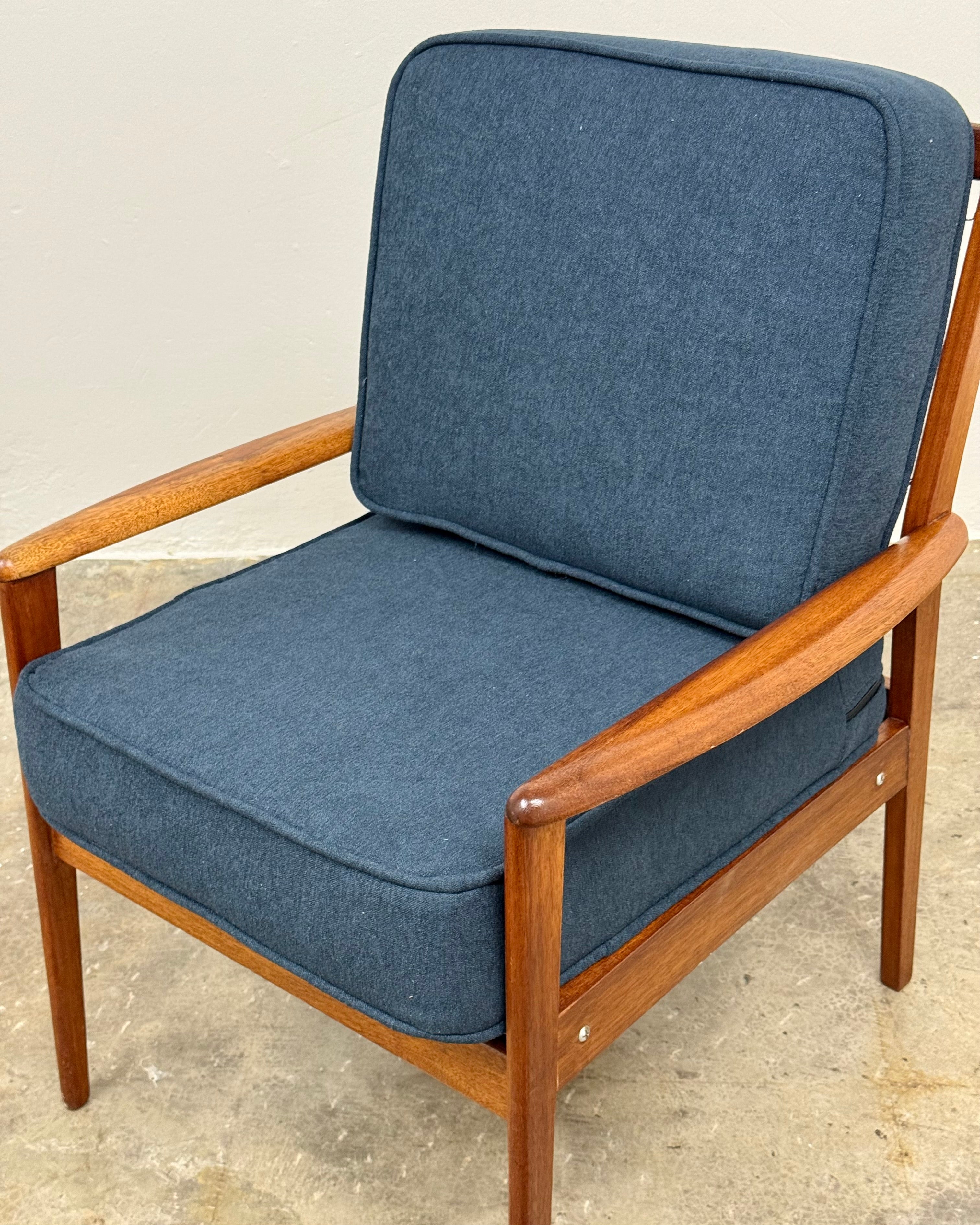 MID-CENTURY ARMCHAIR PAIR BY PARKER-KNOLL 2