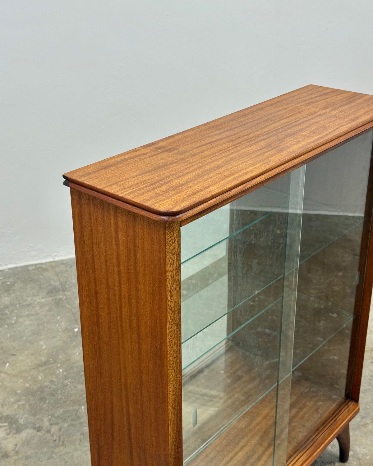 MID-CENTURY DISPLAY CABINET