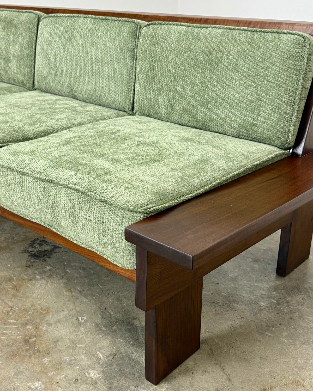 MID-CENTURY 3 SEATER COUCH
