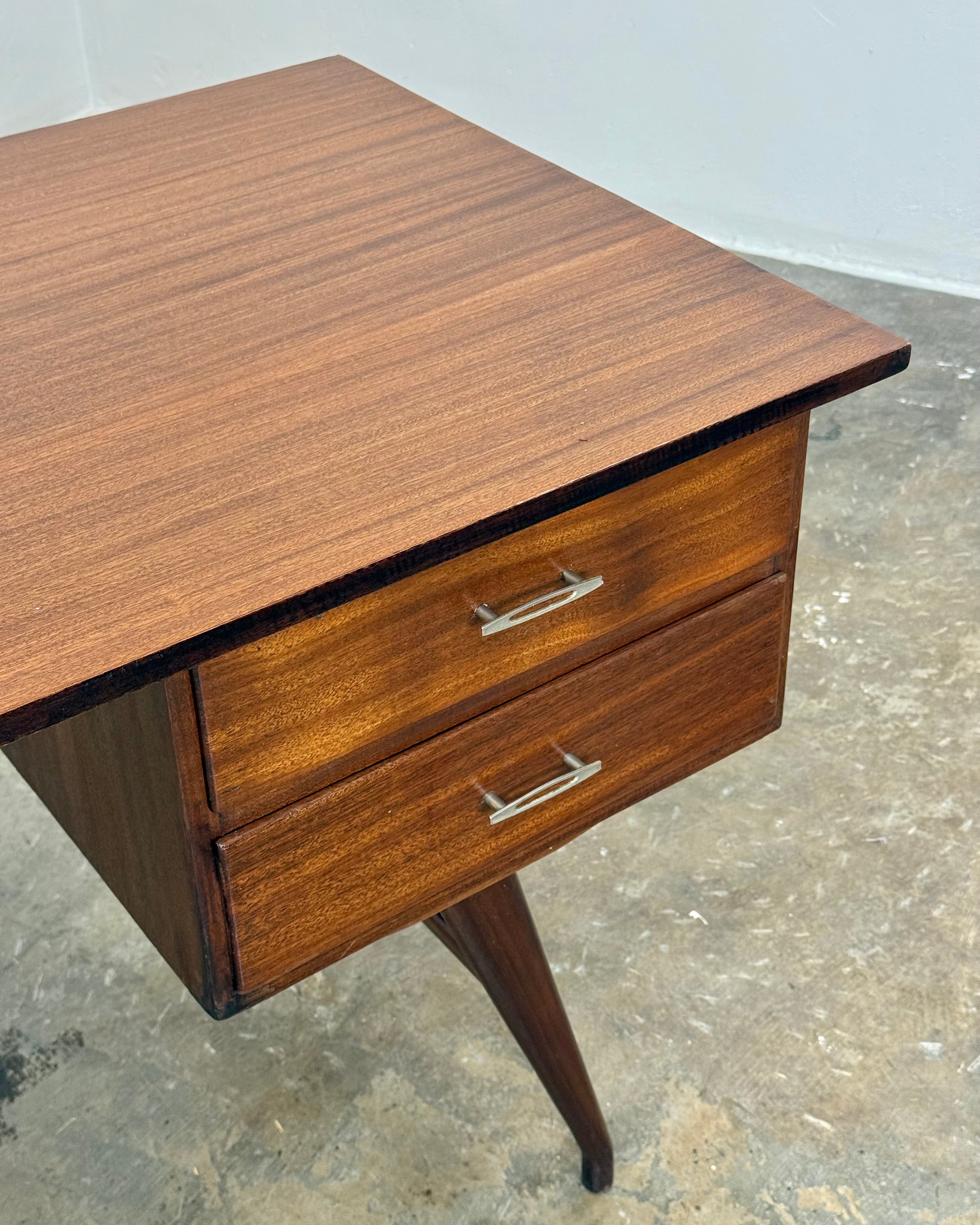 MID-CENTURY DESK - NOVOCRAFT