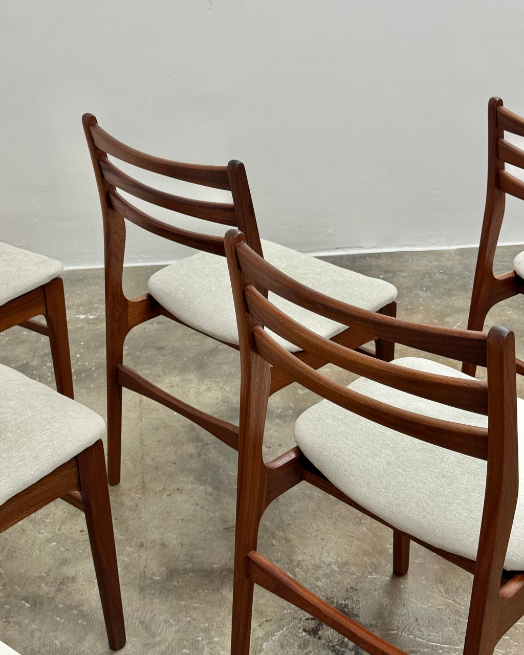 SET OF 6 MID-CENTURY DINING CHAIRS BY DS VORSTER
