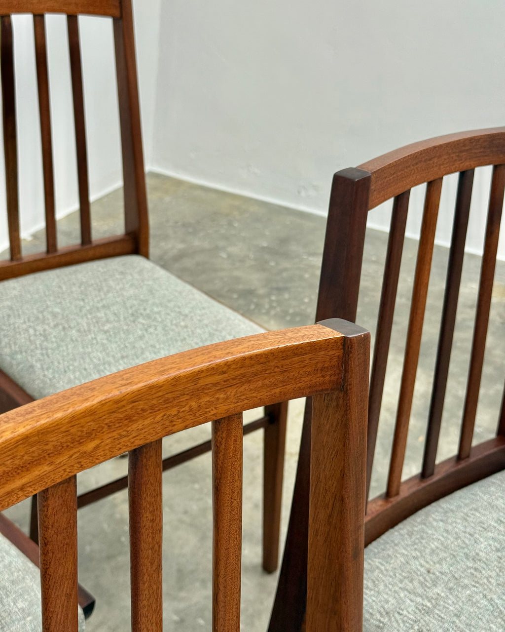 SET OF 4 MID-CENTURY DINING CHAIRS IN SAPELE MAHOGANY