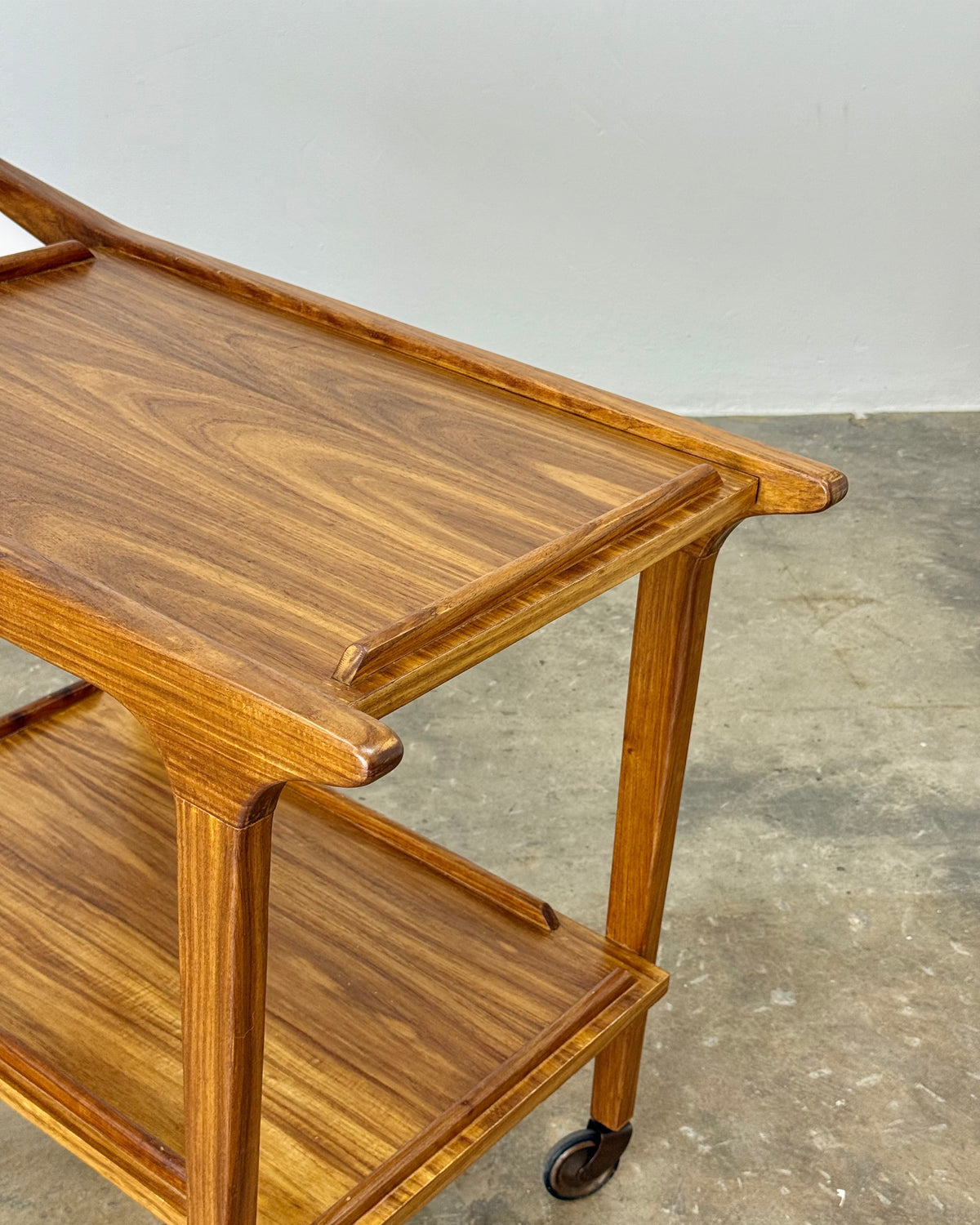 SCANDINAVIAN STYLE MID-CENTURY DRINKS TROLLEY