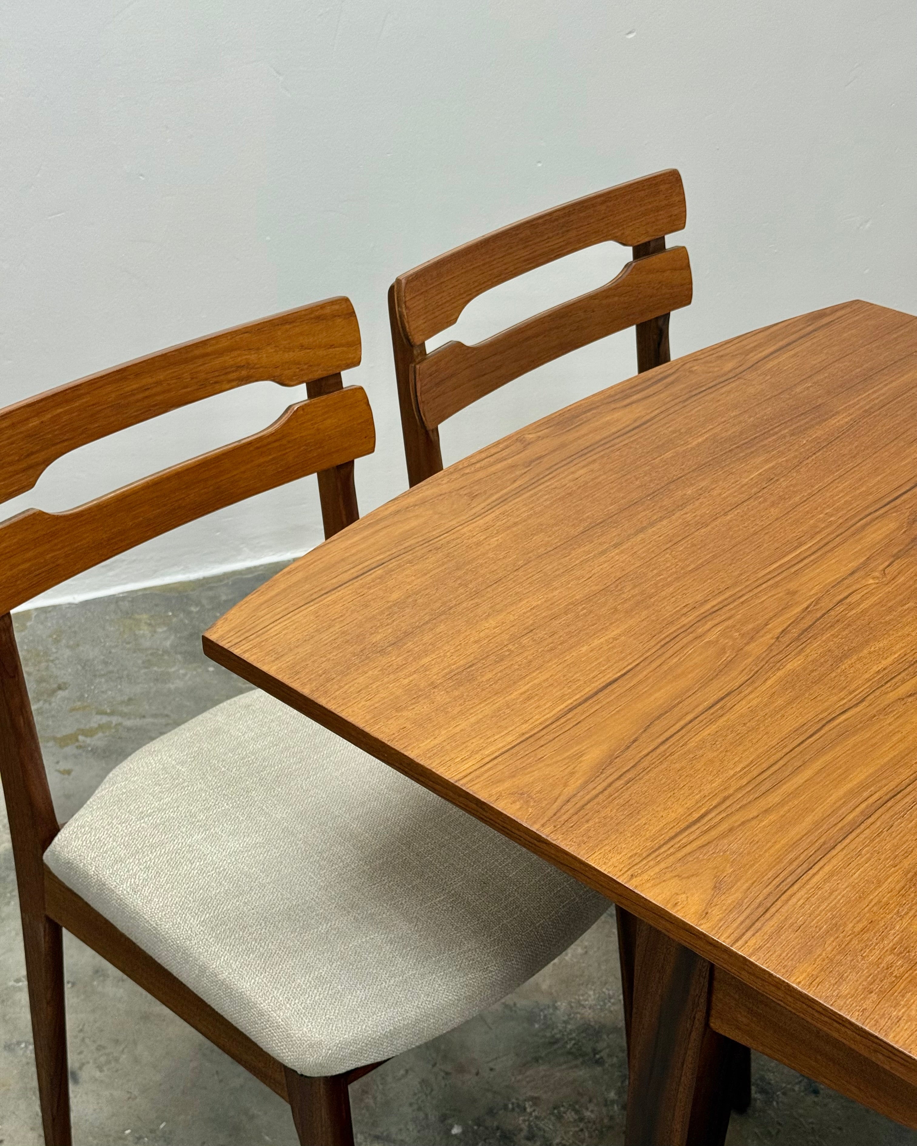 MID-CENTURY DANISH TEAK 8 SEATER DINING SET