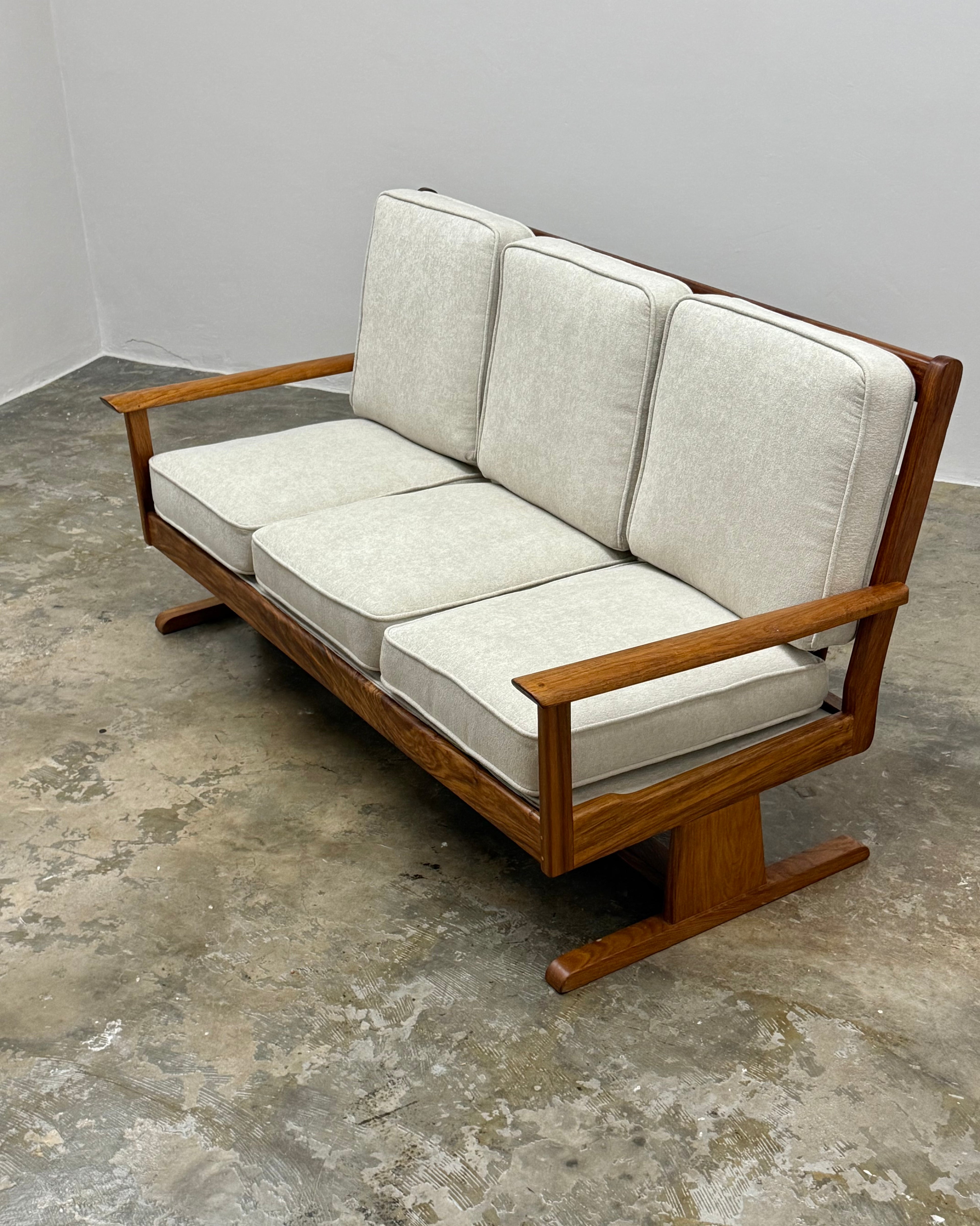 3 SEATER MID-CENTURY SOFA IN KIAAT
