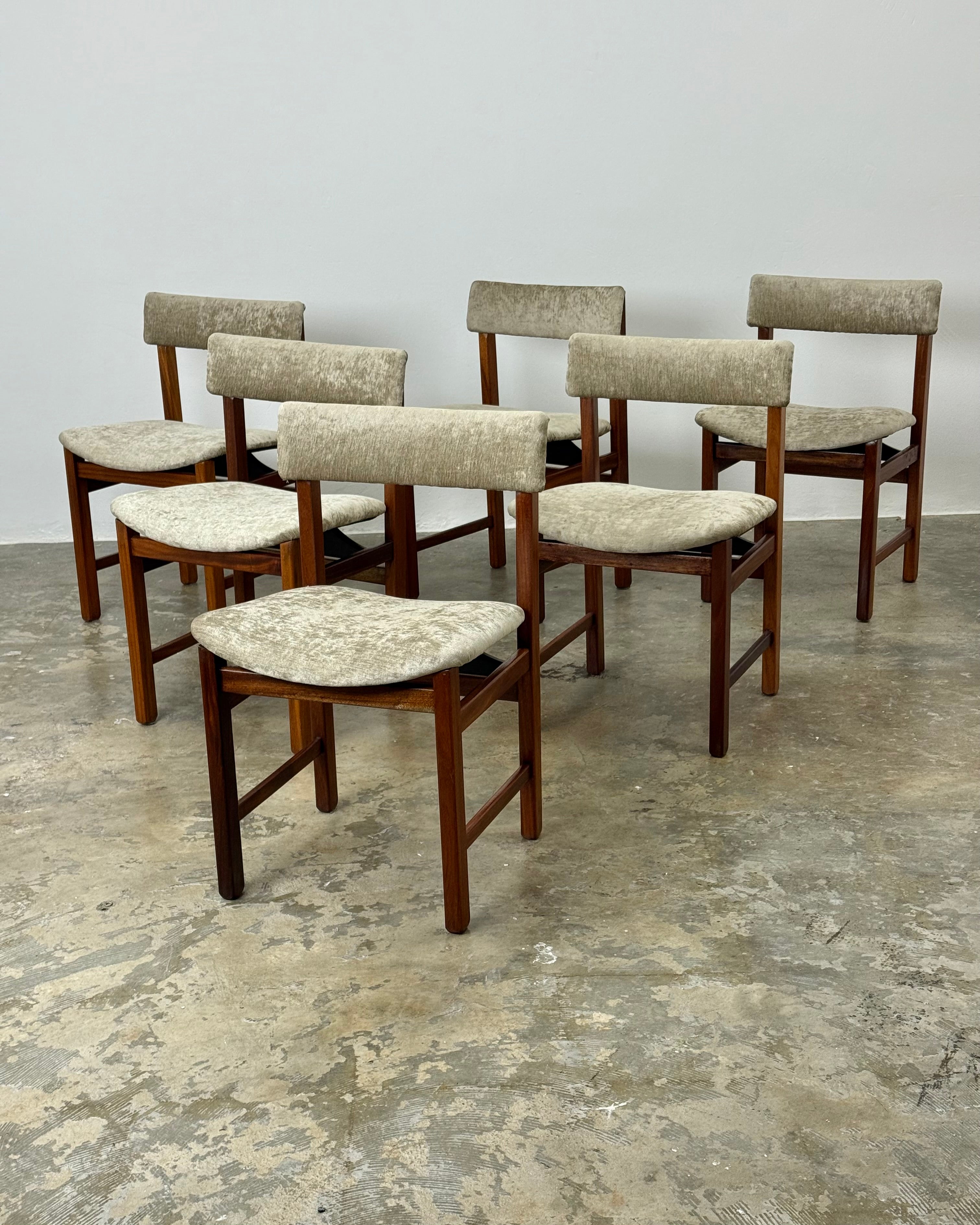 SET OF 6 X MID-CENTURY DINING CHAIRS