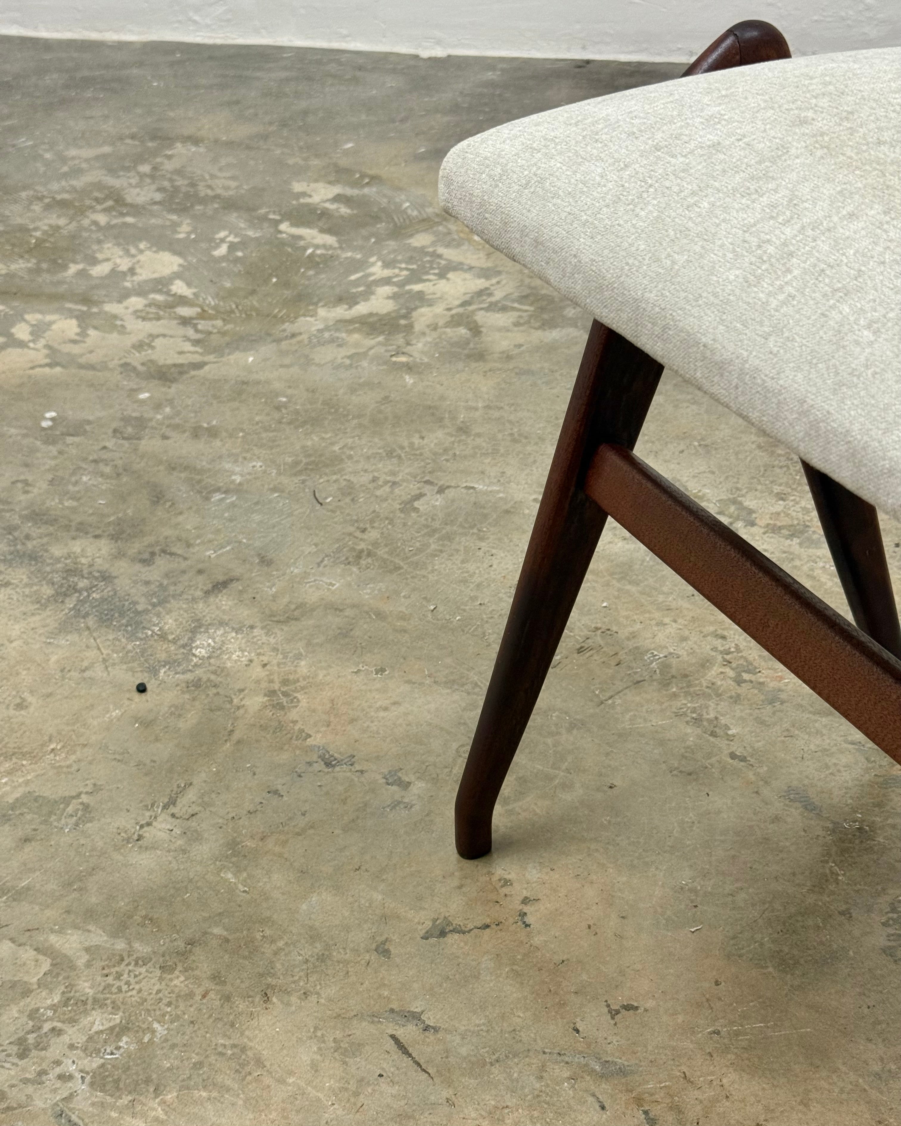 MID-CENTURY STOOL