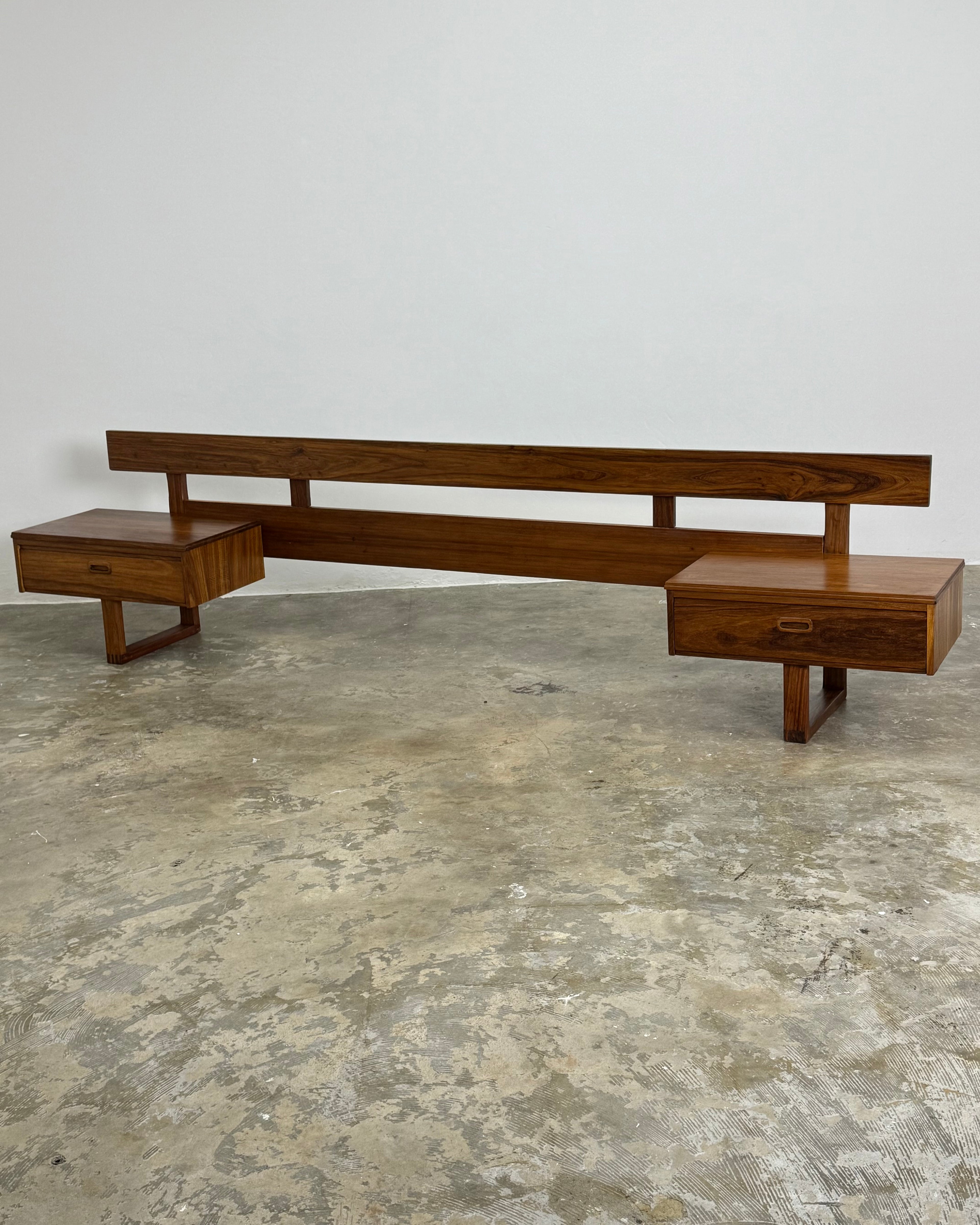 MID-CENTURY KIAAT HEADBOARD (QUEEN)