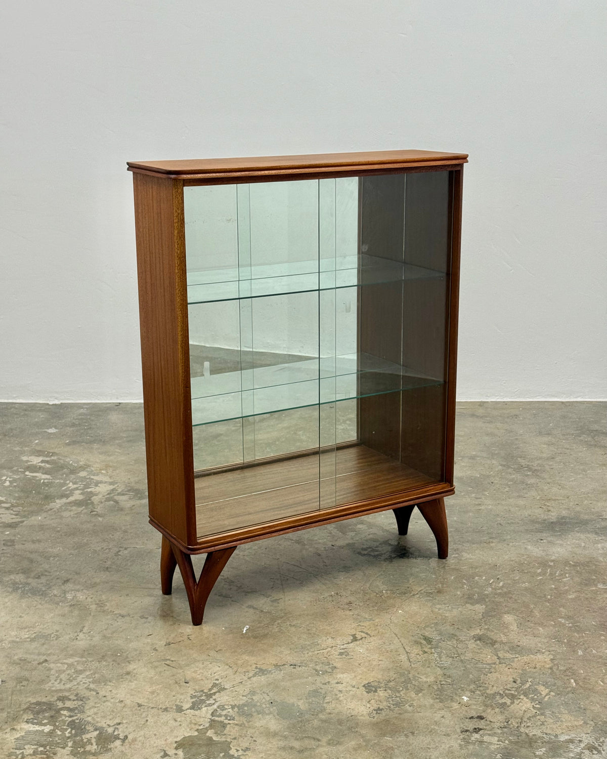 MID-CENTURY DISPLAY CABINET