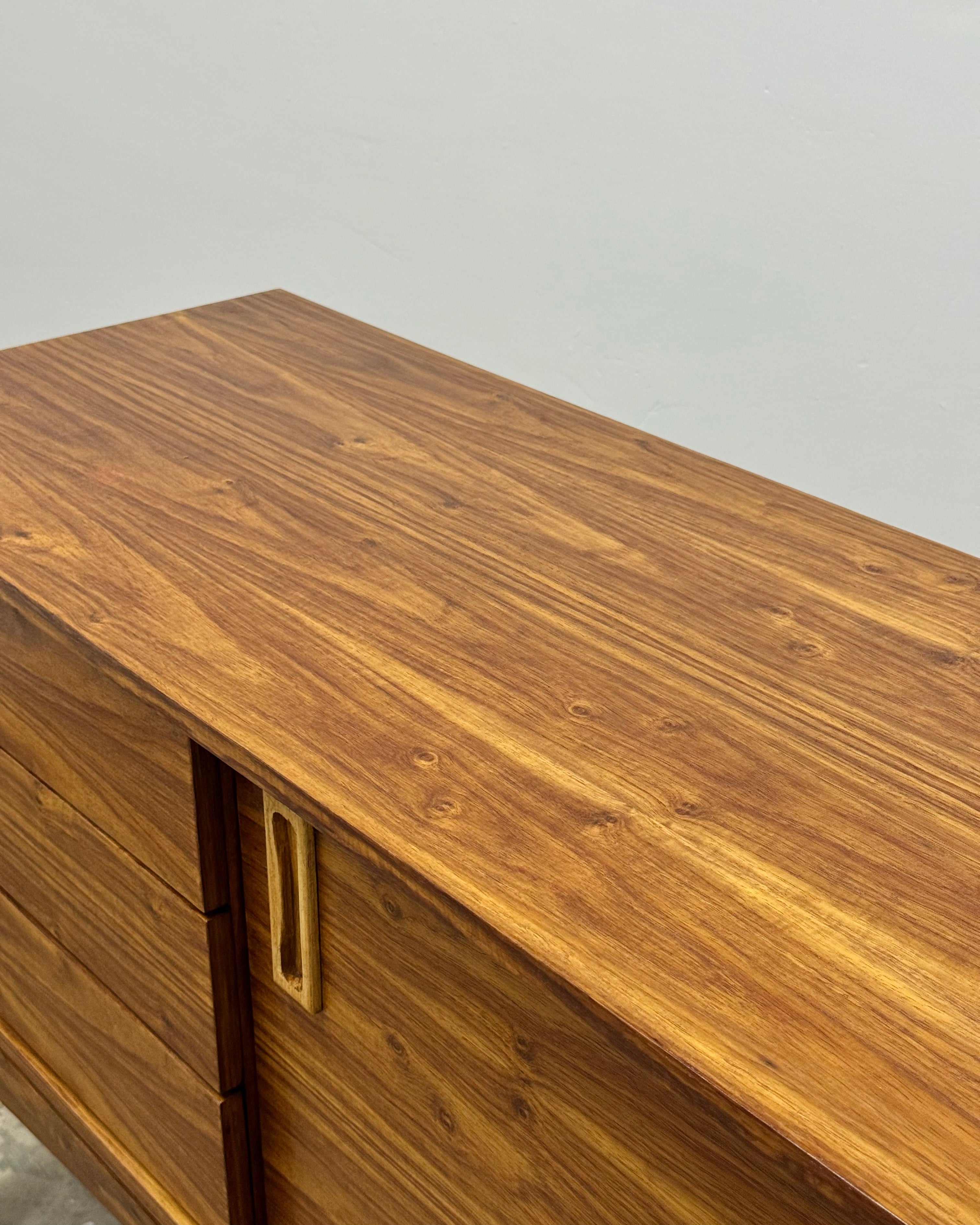 MID-CENTURY SIDEBOARD BY NOVOCRAFT