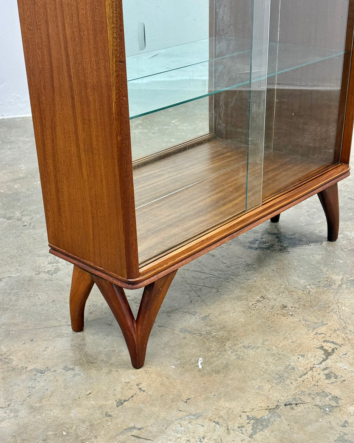 MID-CENTURY DISPLAY CABINET