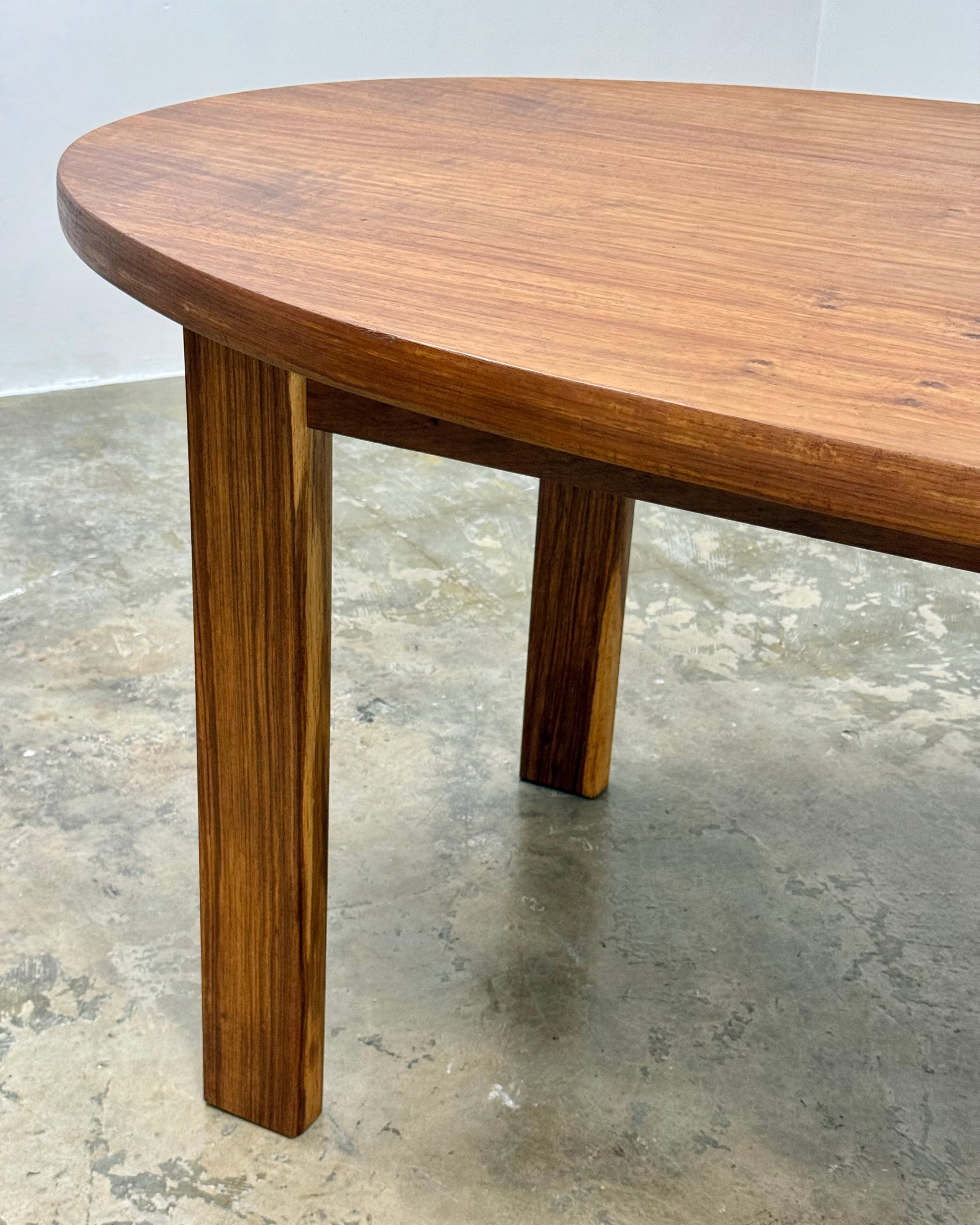 MID-CENTURY EXTENDABLE DINING TABLE IN KIAAT