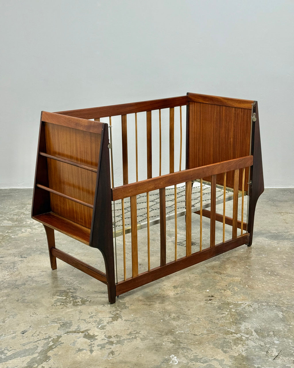 MID-CENTURY COT