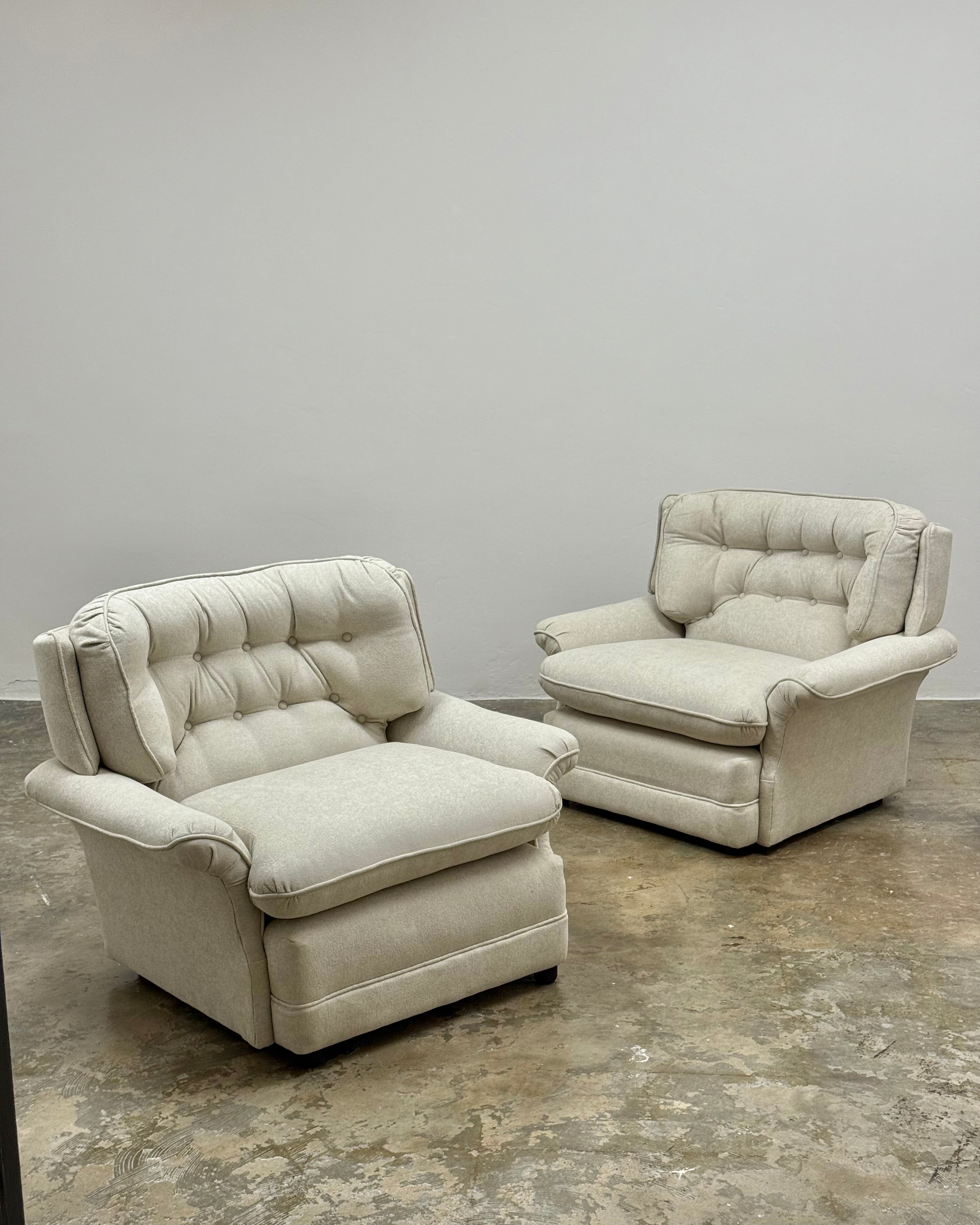 1960s SINGLE-SEATER SOFA