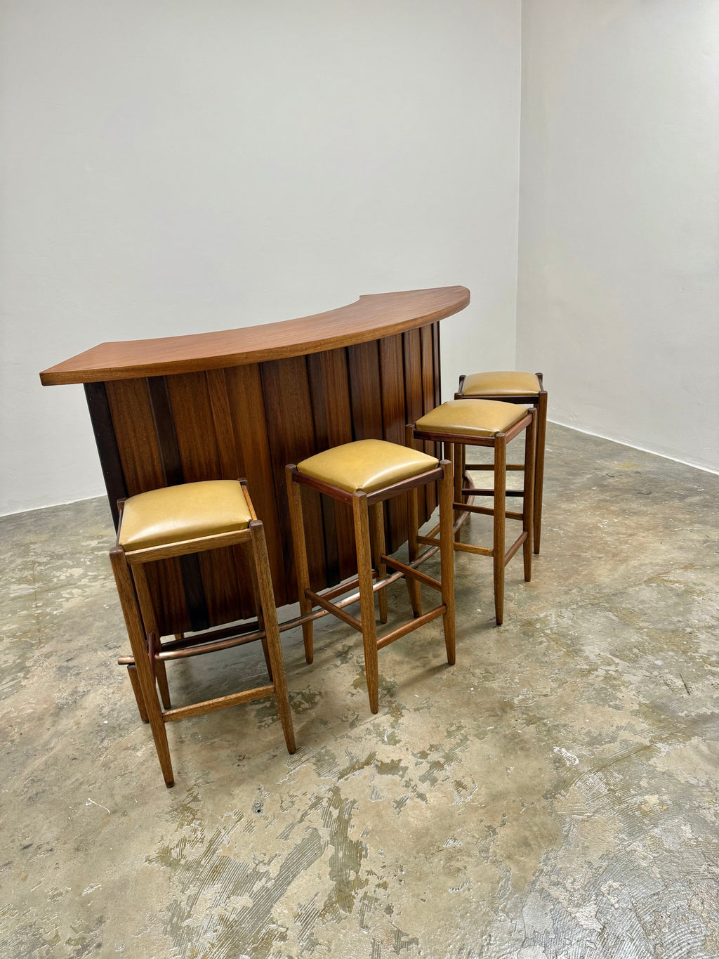 DS VORSTER BAR & STOOLS