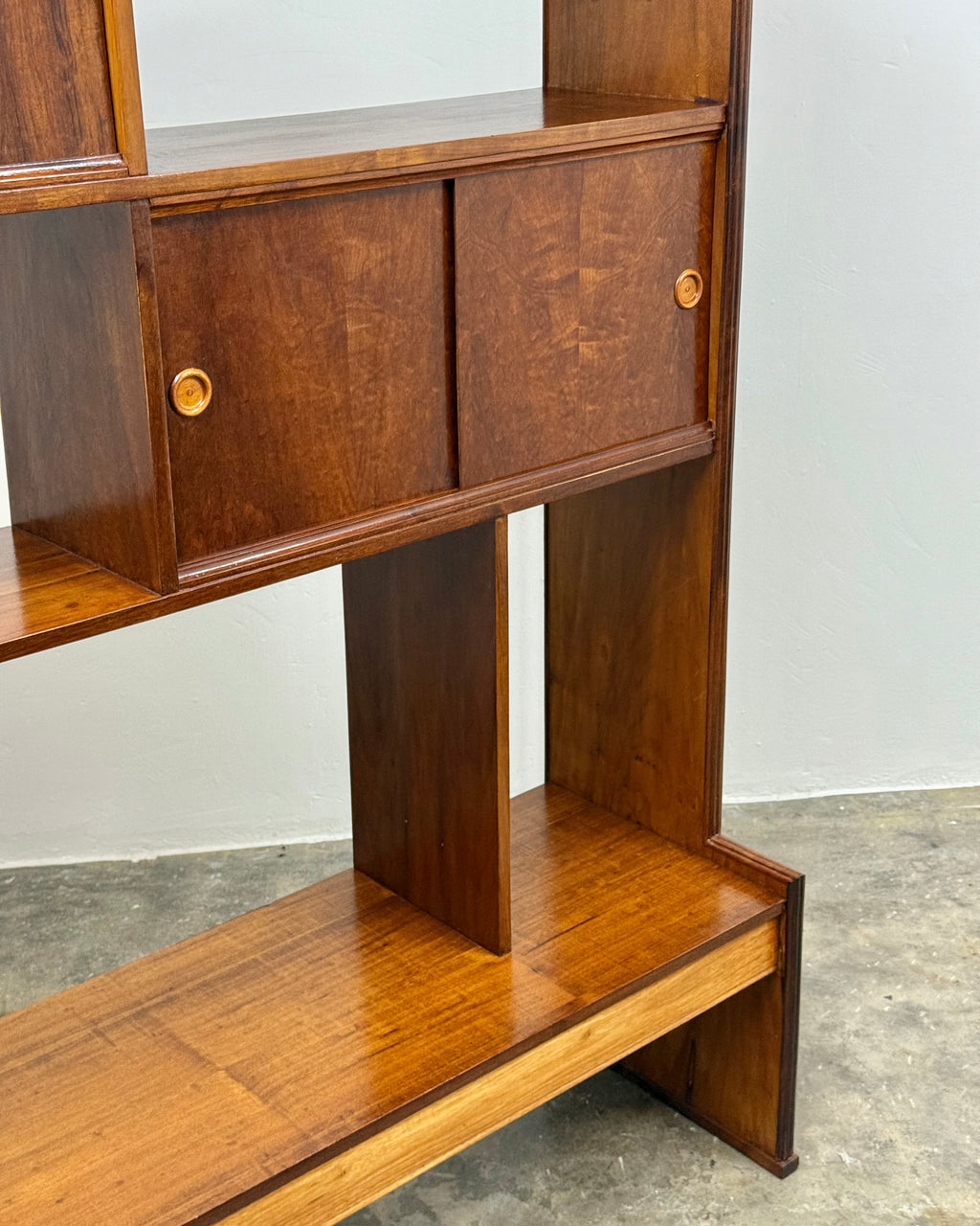 MCM WALL UNIT IN IMBUIA