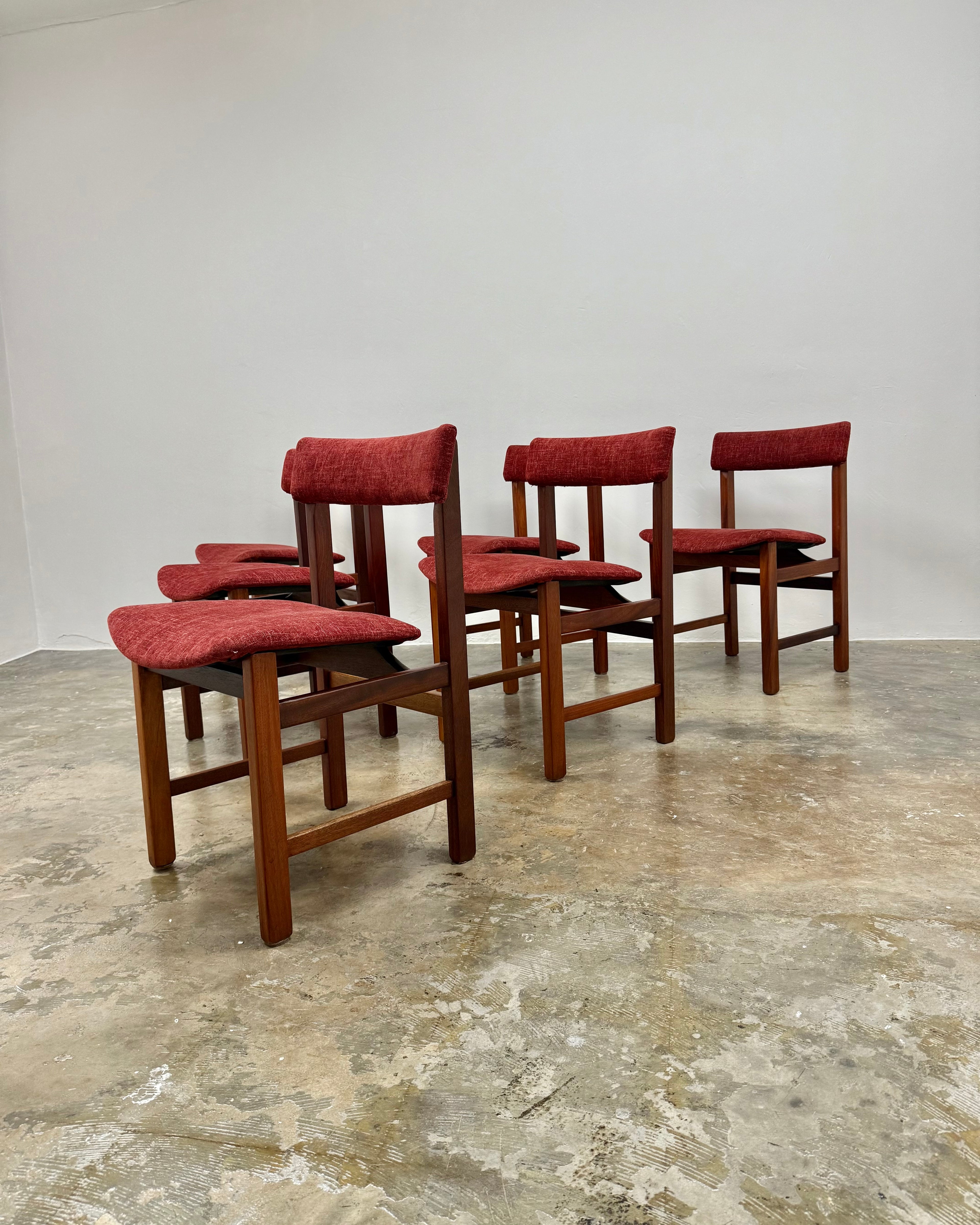 6 x MID-CENTURY DINING CHAIRS