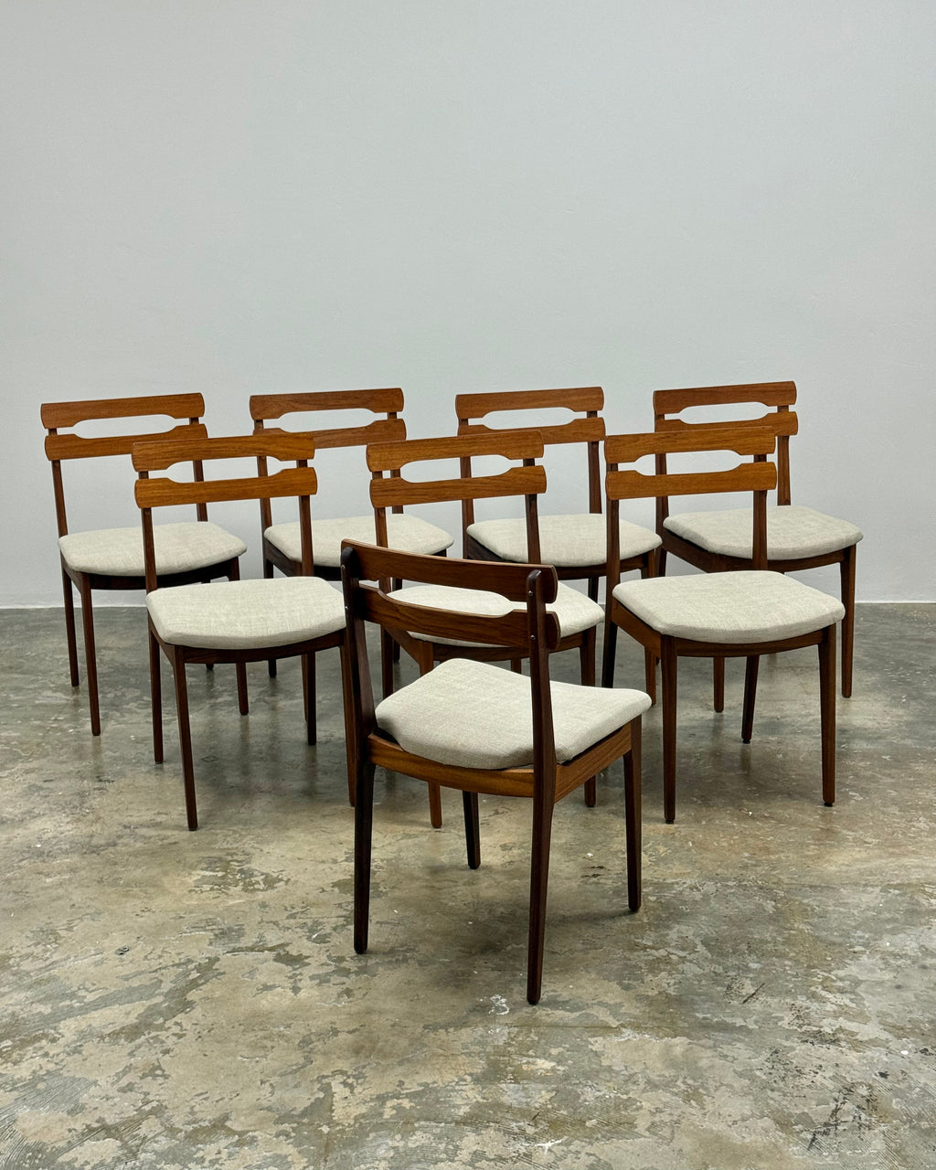 MID-CENTURY DANISH TEAK 8 SEATER DINING SET