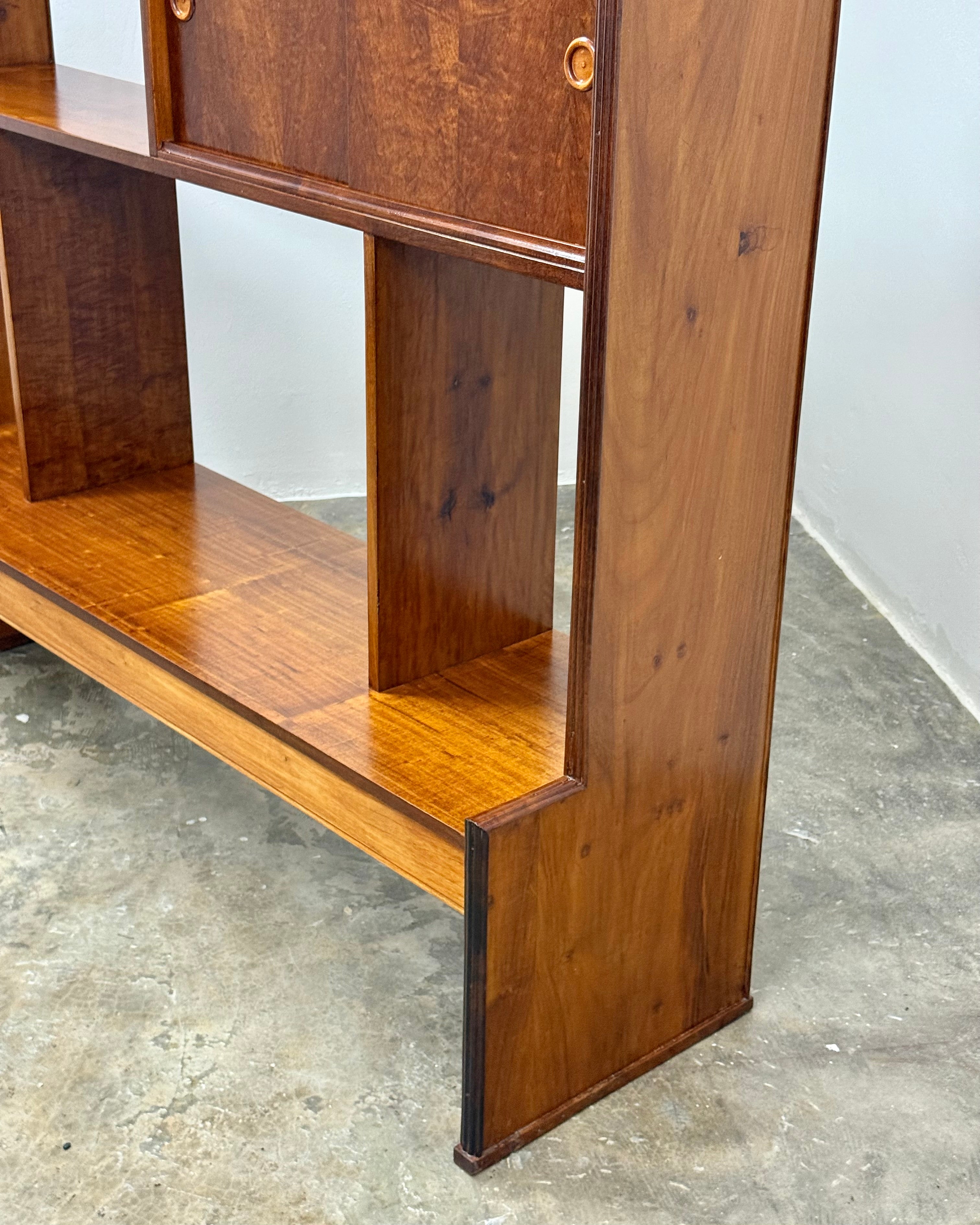 MCM WALL UNIT IN IMBUIA