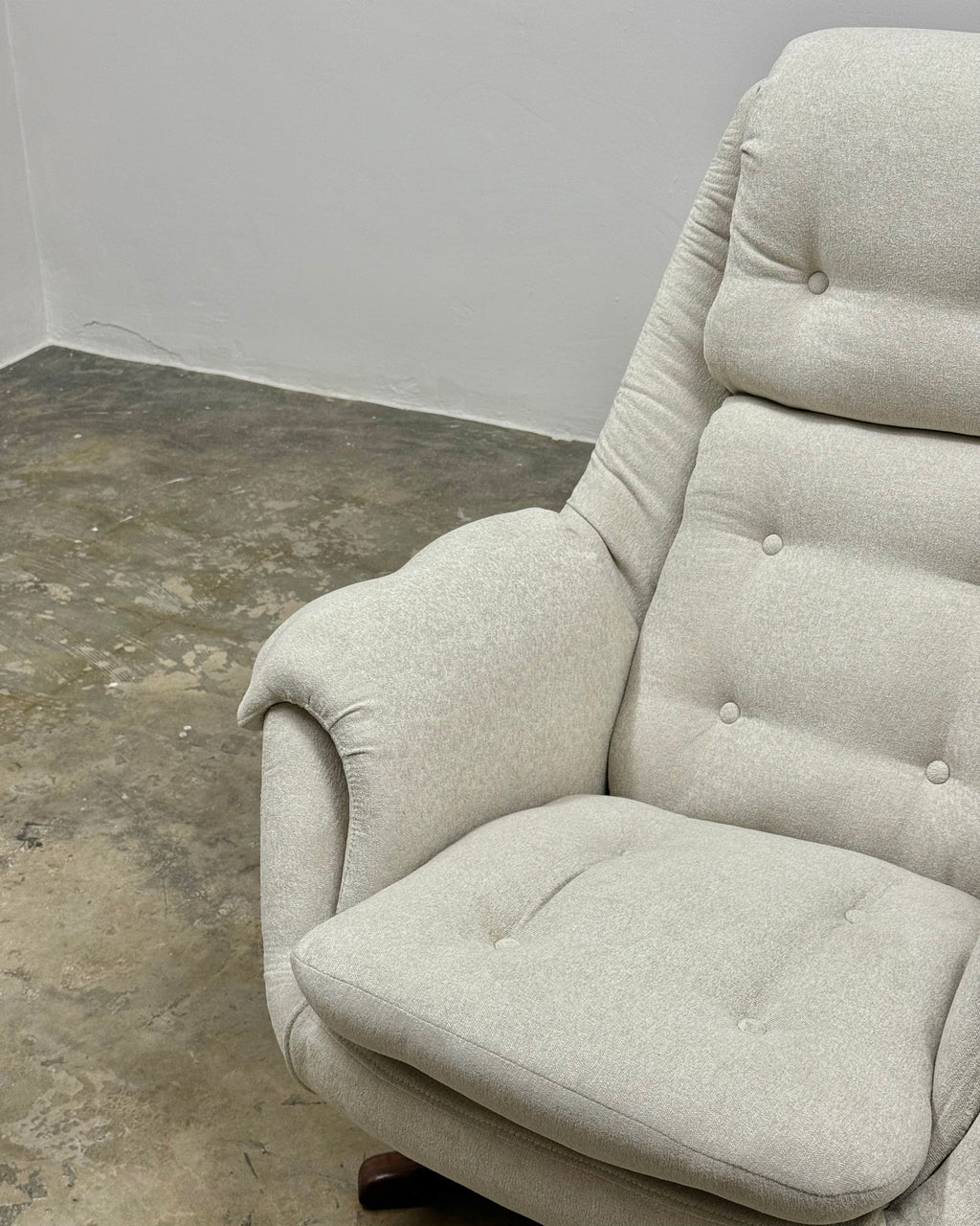 MID-CENTURY SWIVEL CHAIR BY GRAFTON EVEREST